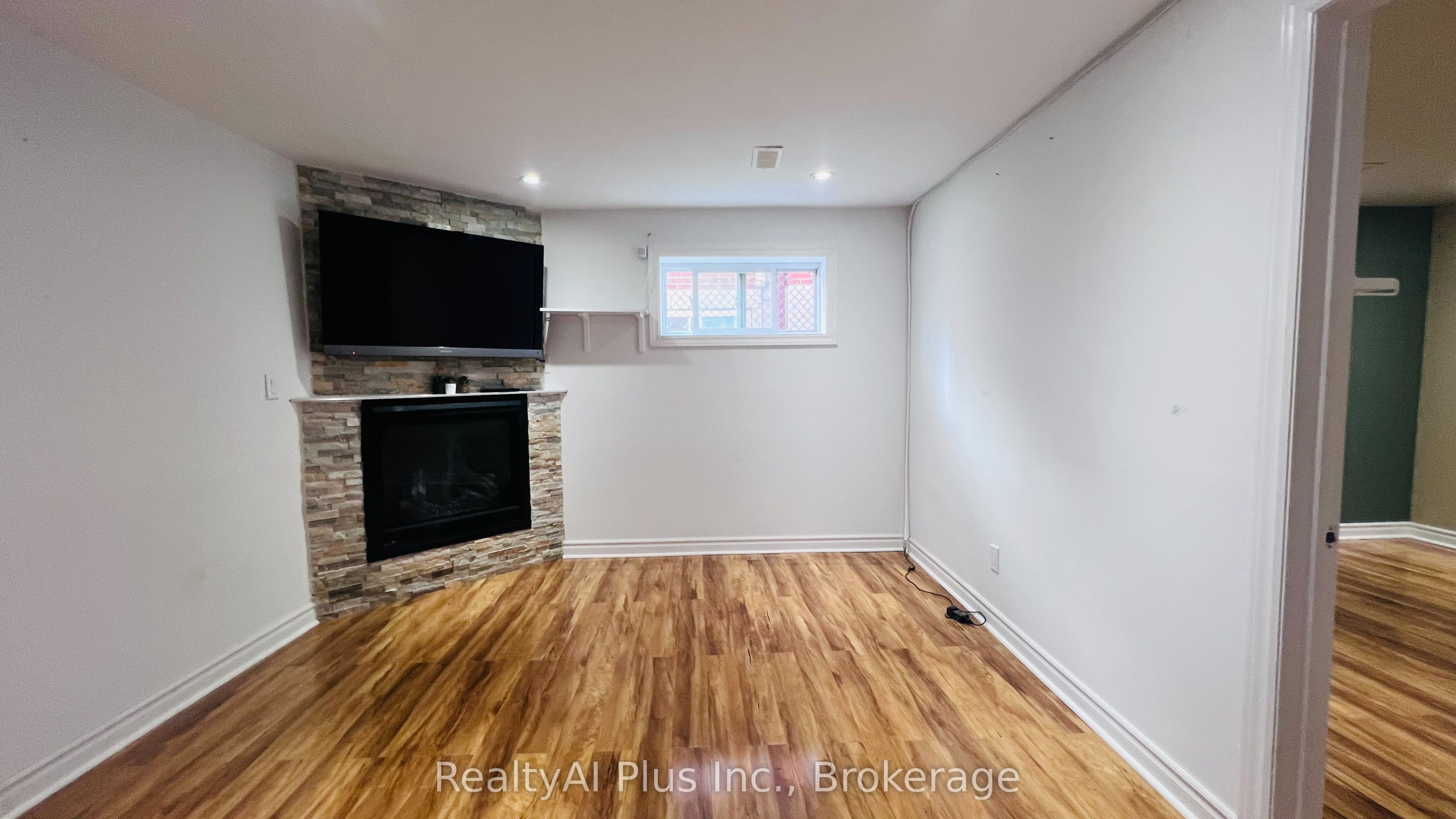 151 Ernest Avenue, Toronto, ON M2J 3T7 photo 2