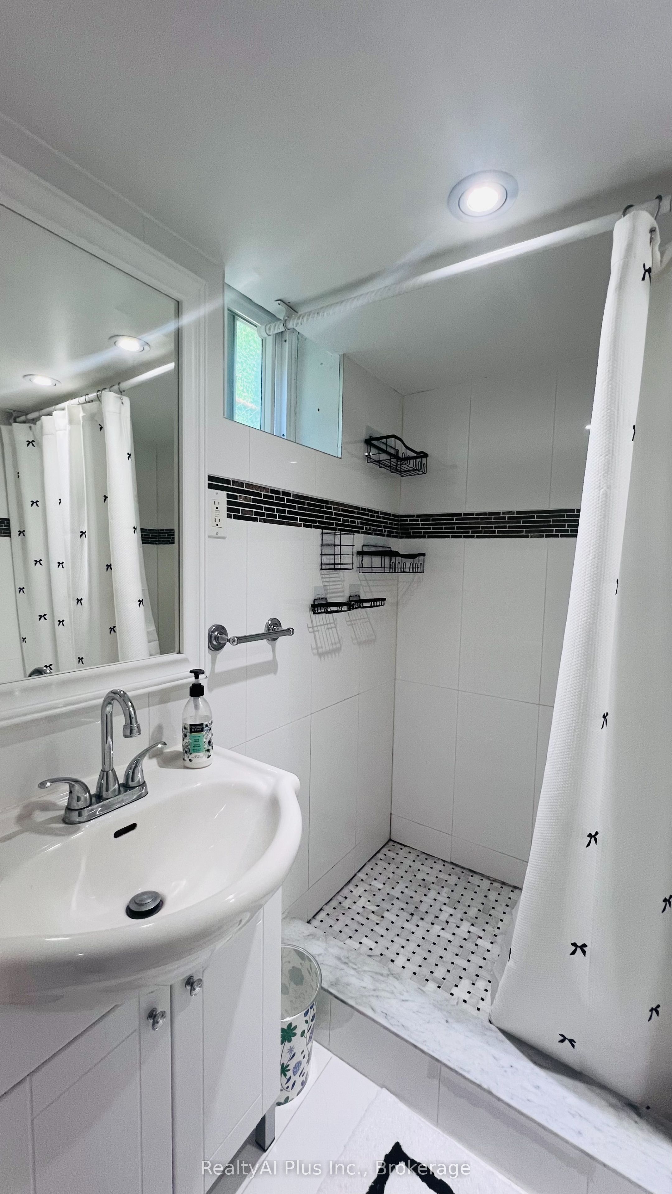 151 Ernest Avenue, Toronto, ON M2J 3T7 photo 5