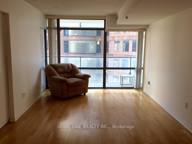38 Grenville Street 706, Toronto, ON M4Y 1A5 photo 5
