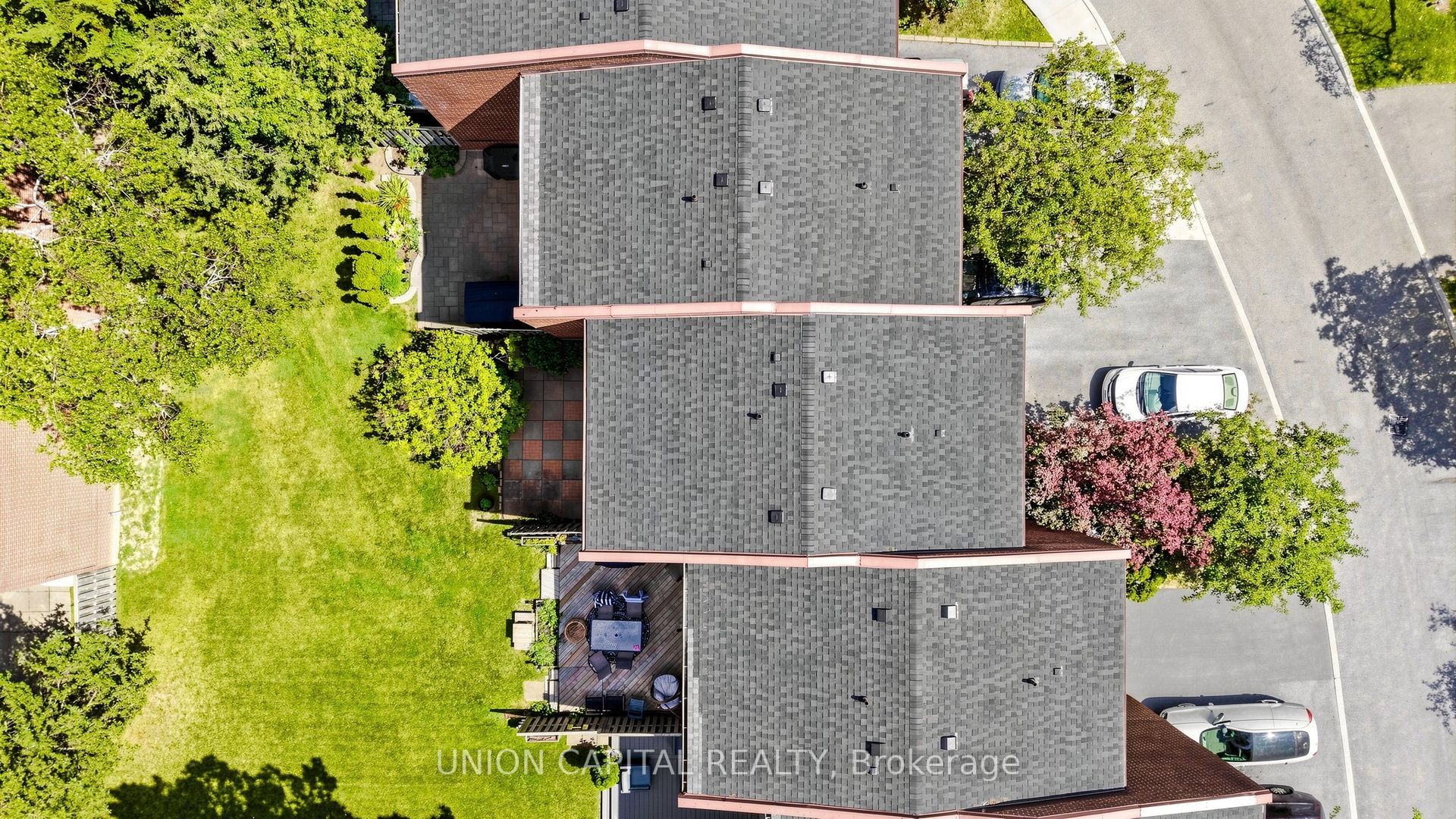 6 Windy Golf Way, Toronto, ON M3C 3A7 photo 3