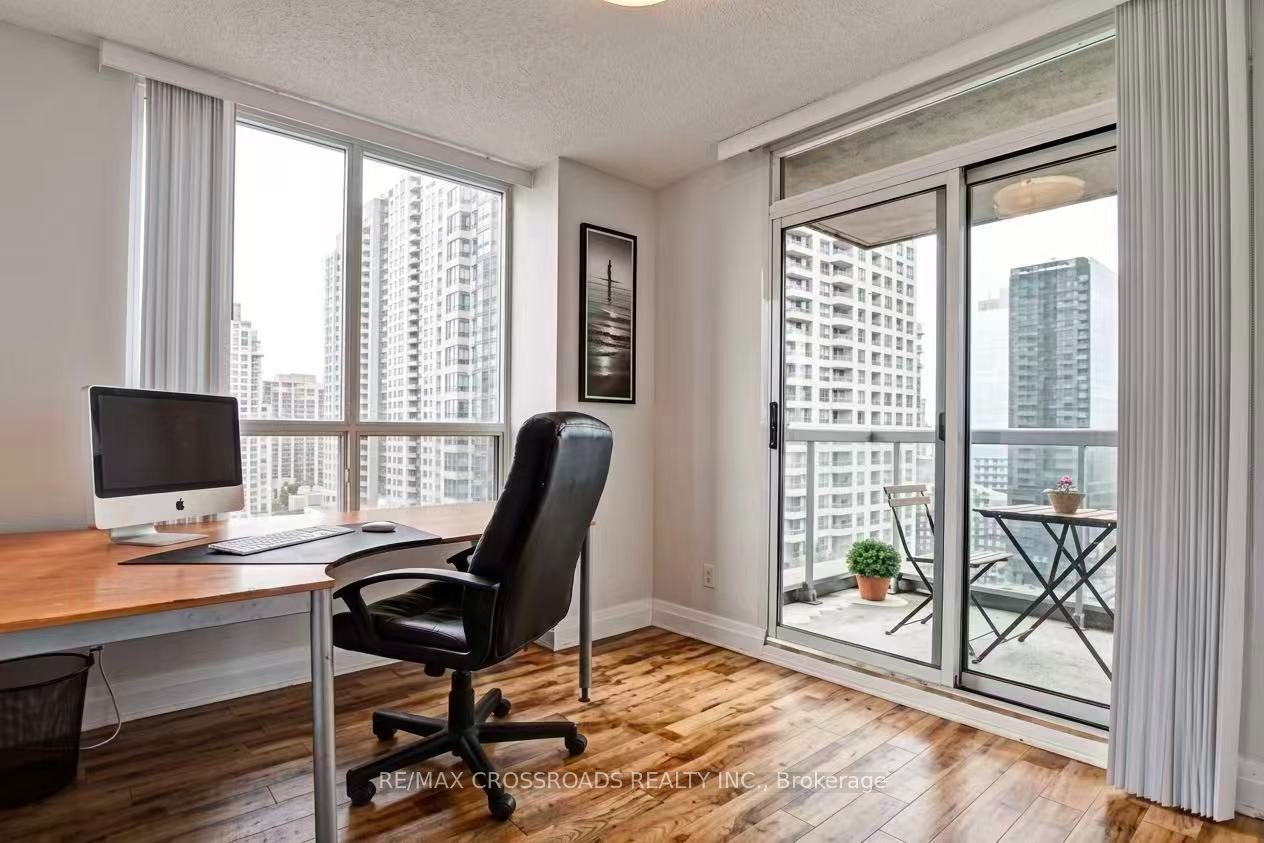 28 Empress Avenue 2012, Toronto, ON M2N 6Z7 photo 3