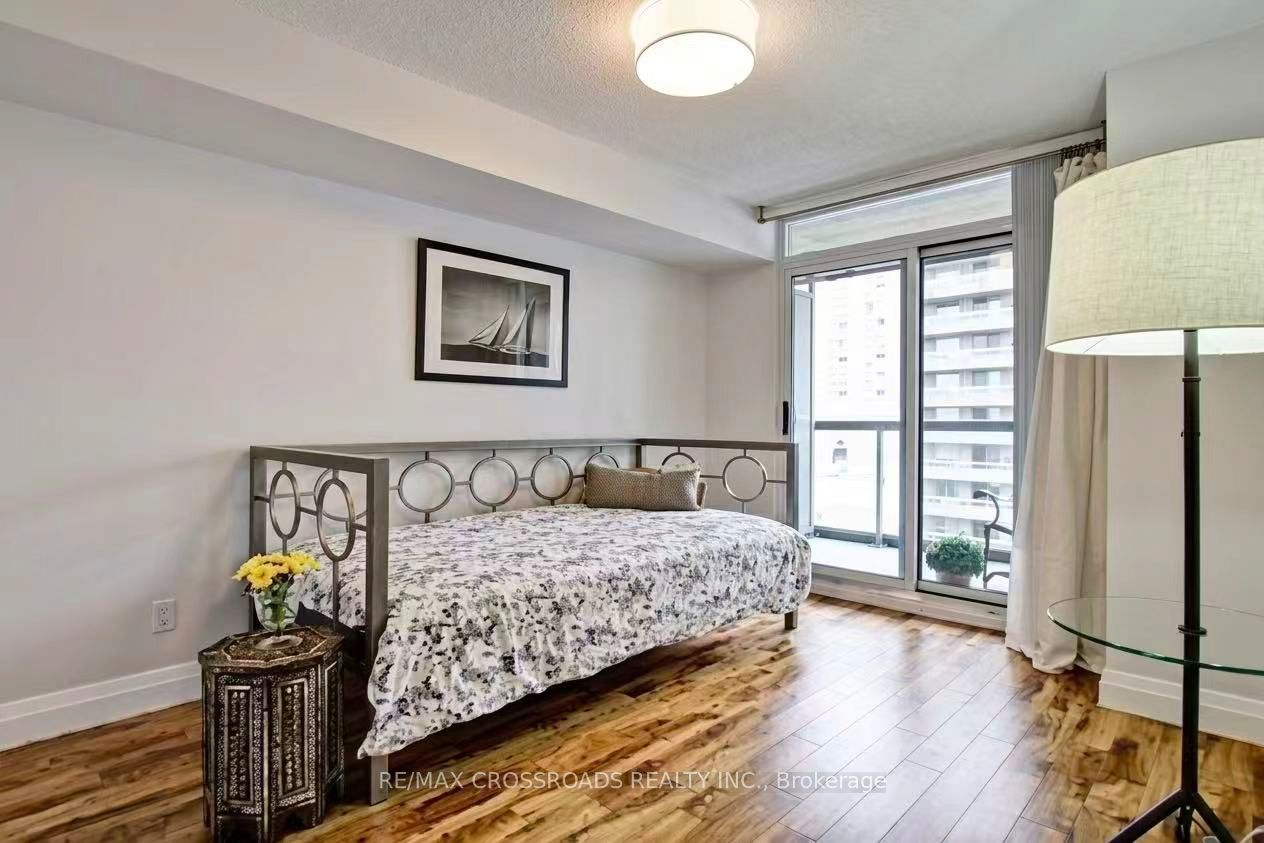 28 Empress Avenue 2012, Toronto, ON M2N 6Z7 photo 5