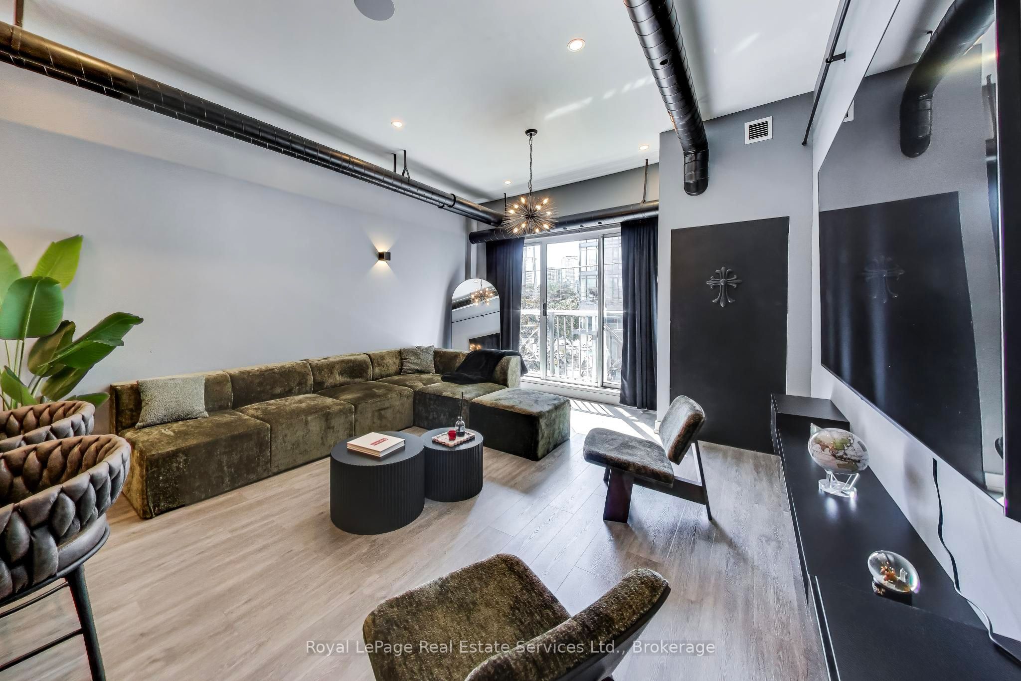 766 King Street W 202, Toronto, ON M5V 1N6 photo 4