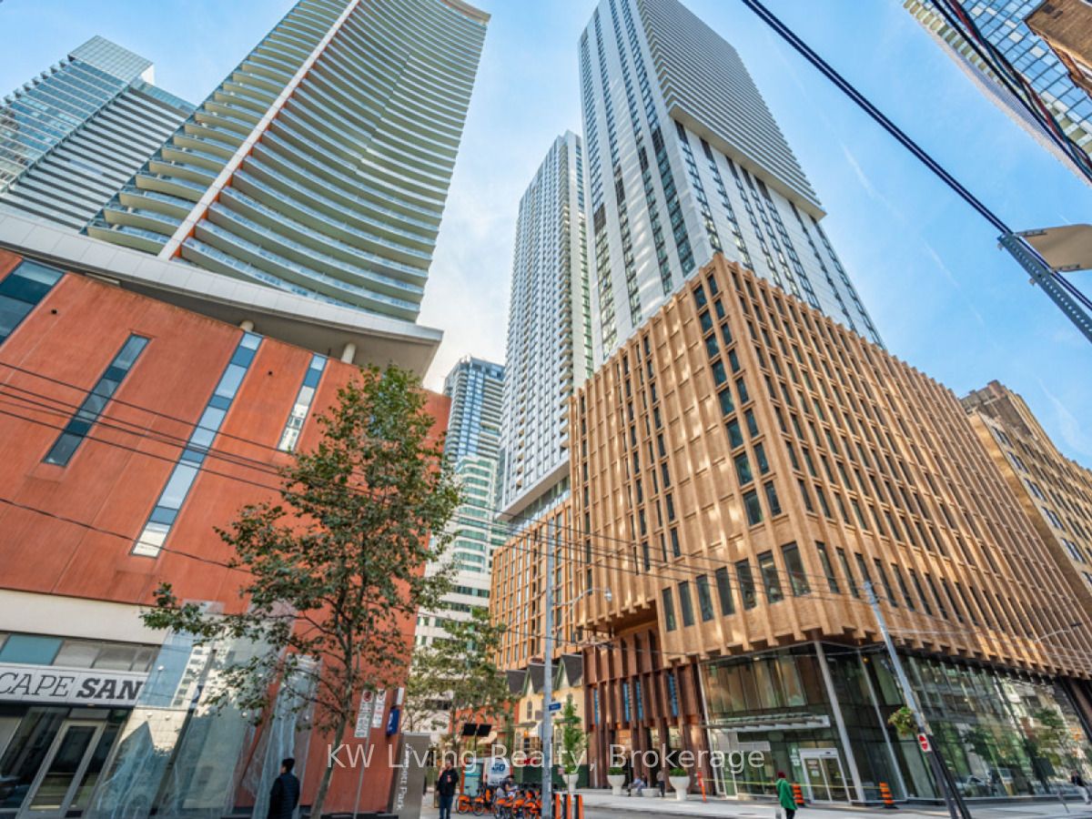 8 Widmer Street GPH3, Toronto, ON M5V 0W6