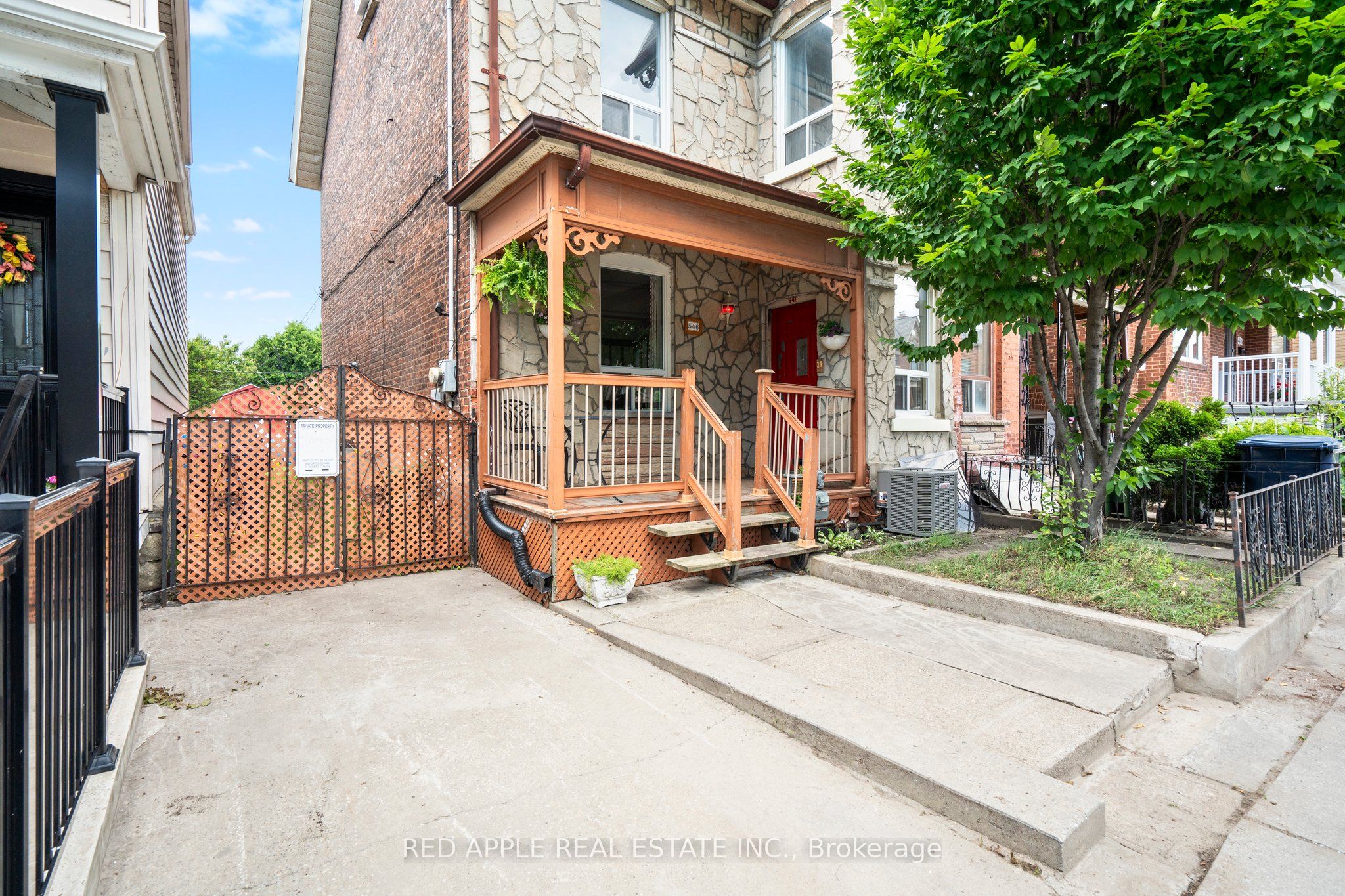 546 Dufferin Street, Toronto, ON M6K 2A7 photo 2