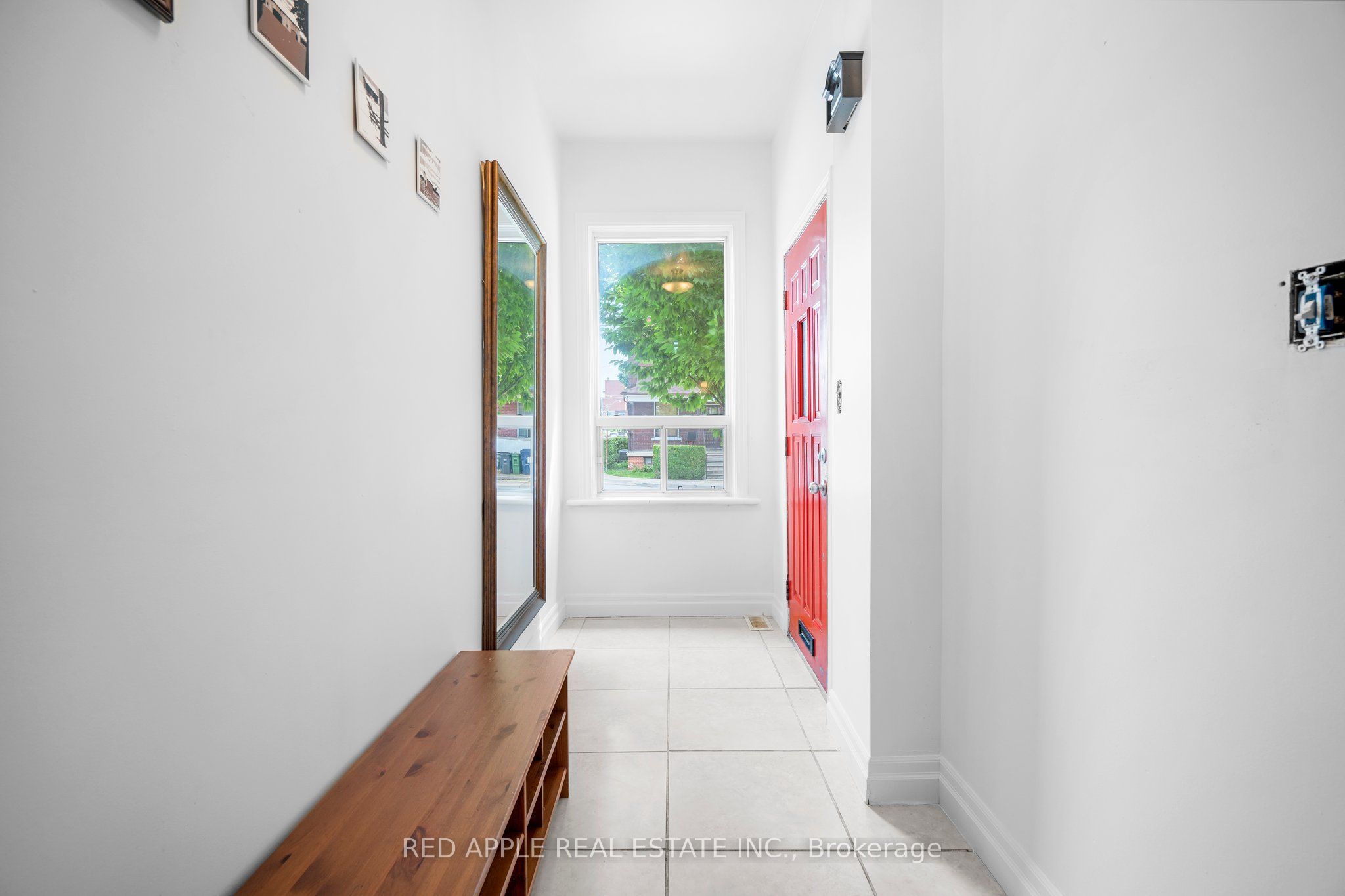 546 Dufferin Street, Toronto, ON M6K 2A7 photo 4