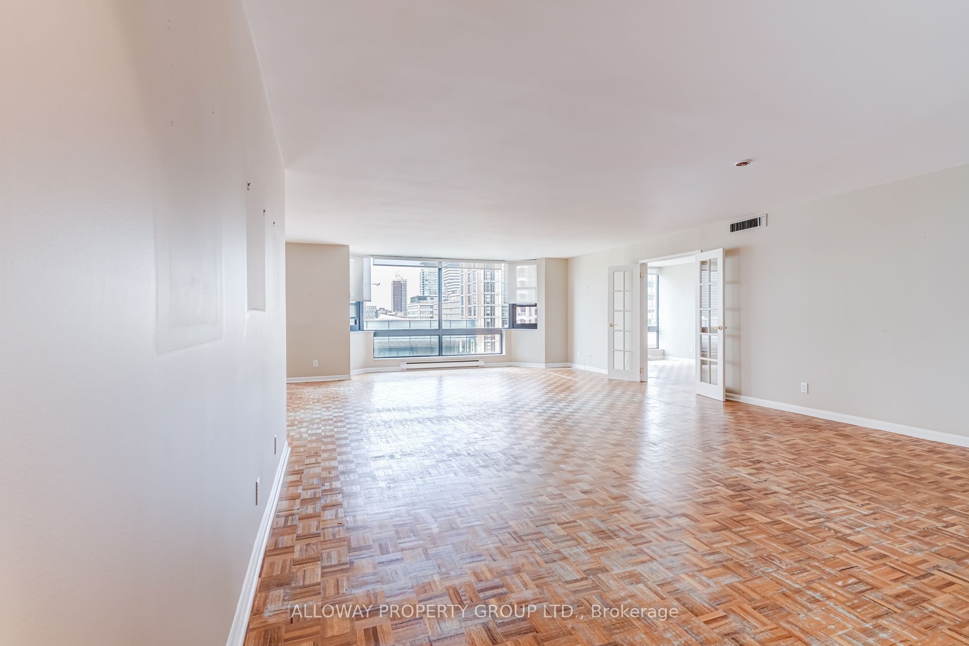 1166 Bay Street 1305, Toronto, ON M5S 2X8 photo 5