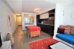 318 Richmond Street W 913, Toronto, ON M5V 1X2 photo 4