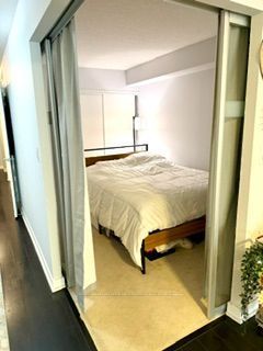 10 Capreol Court 651, Toronto, ON M5V 4B3 photo 3