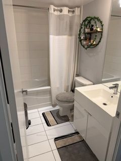 10 Capreol Court 651, Toronto, ON M5V 4B3 photo 5