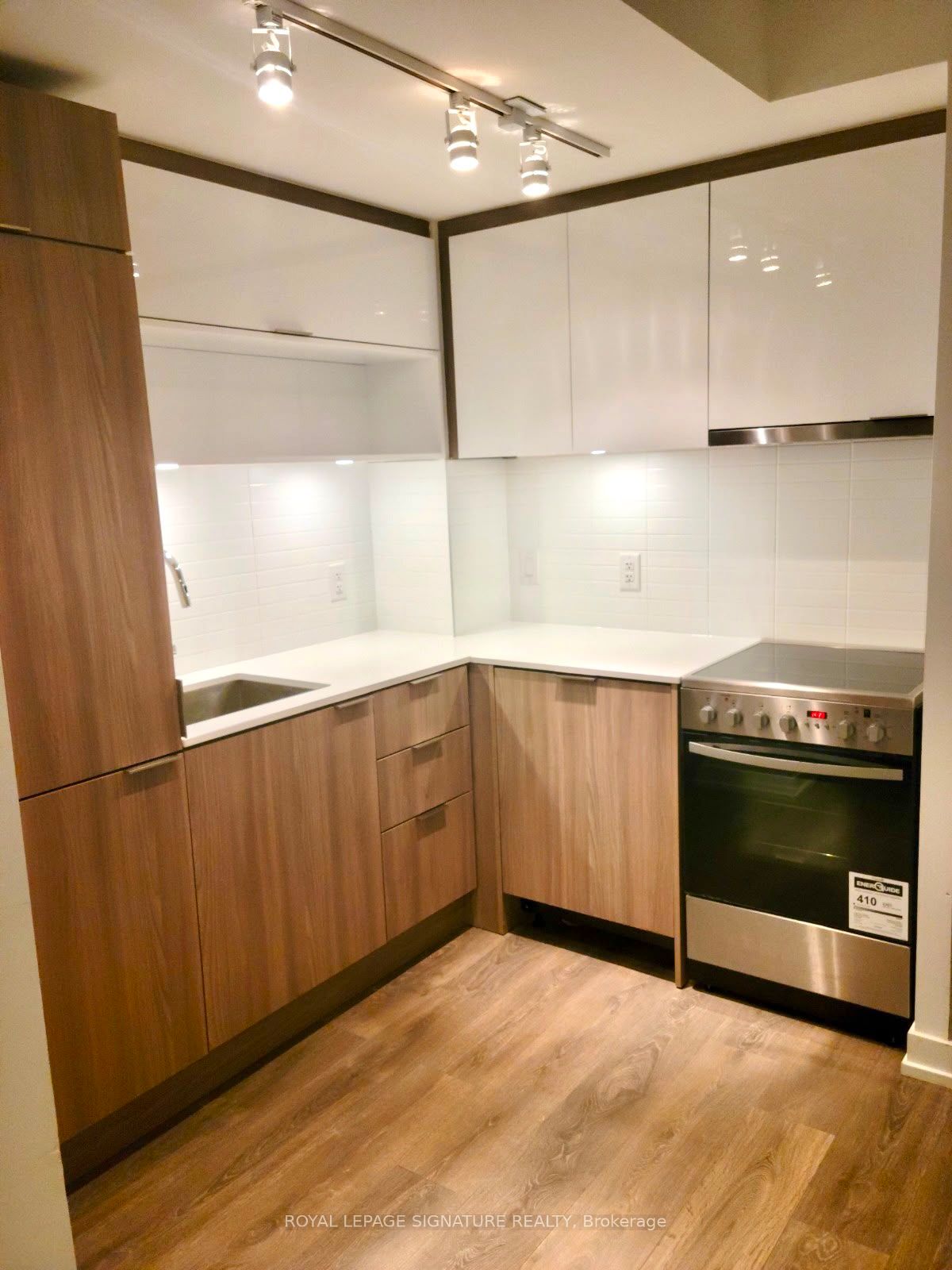 159 Wellesley Street E 1202, Toronto, ON M4Y 0H5 photo 3