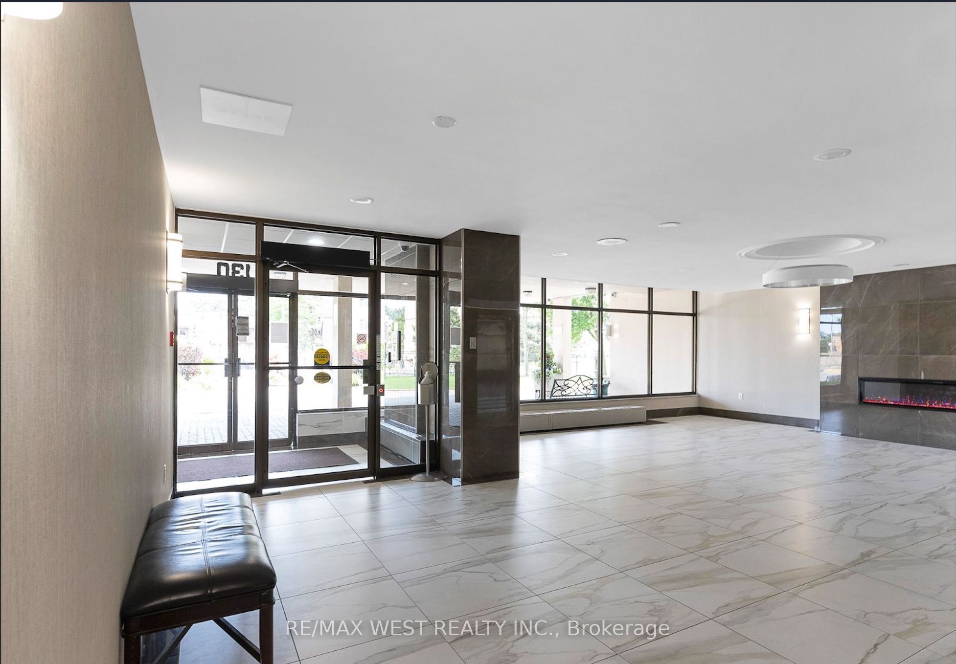 130 Neptune Drive 202, Toronto, ON M6A 1X5 photo 2