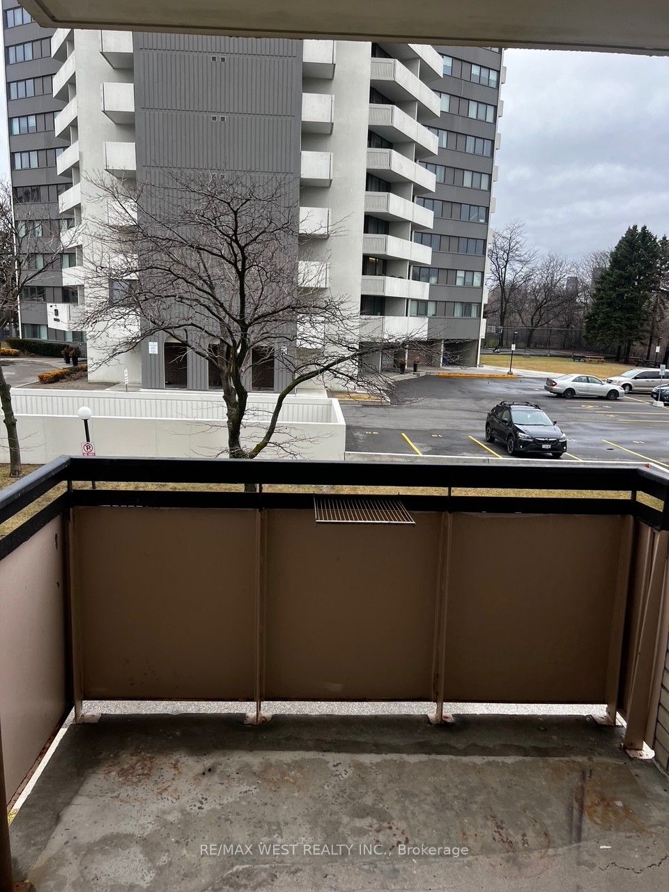 130 Neptune Drive 202, Toronto, ON M6A 1X5 photo 3
