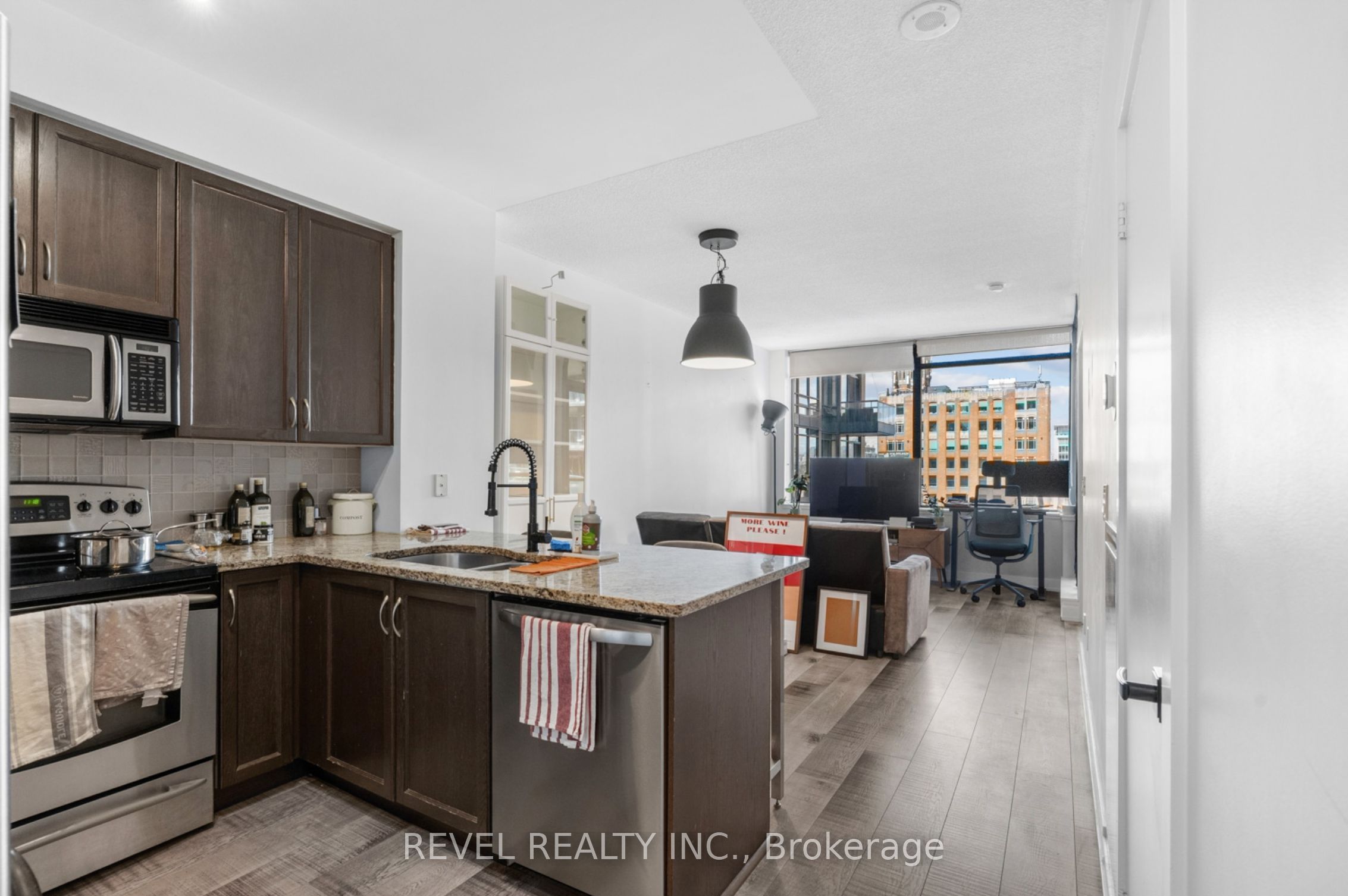 438 King Street W 1119, Toronto, ON M5V 3T9