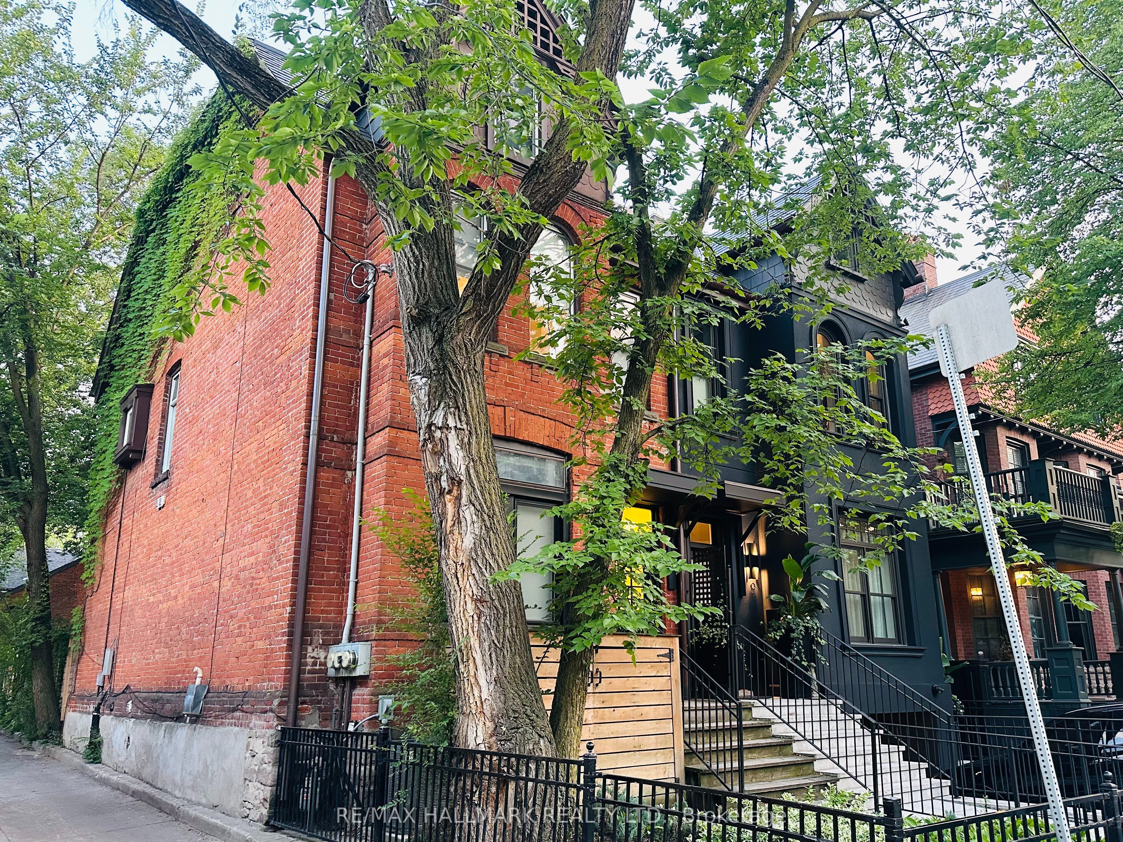 7 Bernard Avenue 2, Toronto, ON M5R 1R3 photo 2