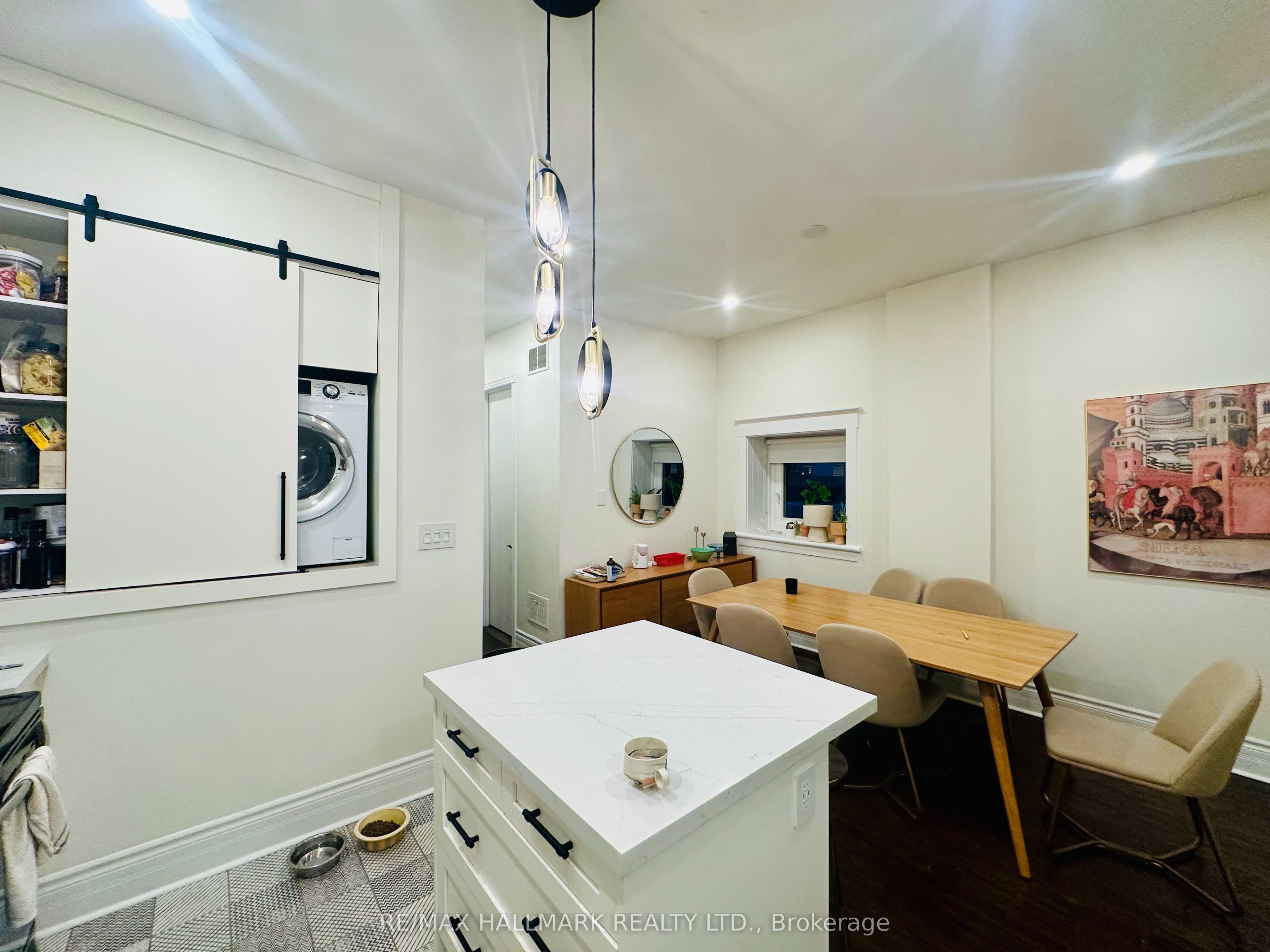 7 Bernard Avenue 2, Toronto, ON M5R 1R3 photo 5
