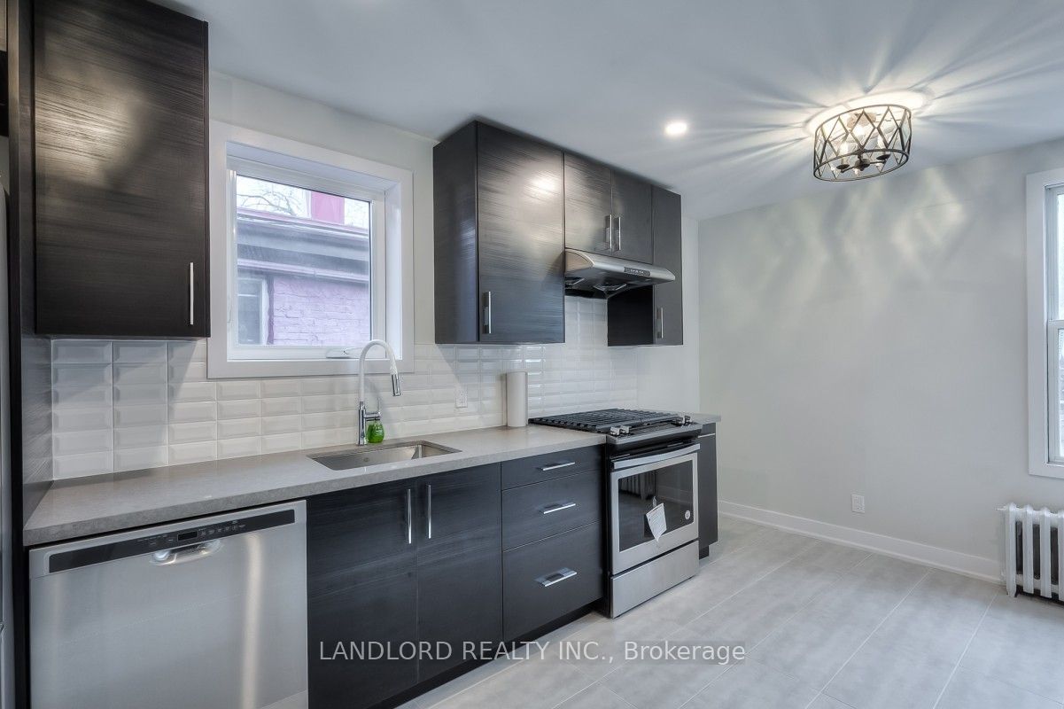 37 Grange Avenue 2, Toronto, ON M5T 1C6 photo 3