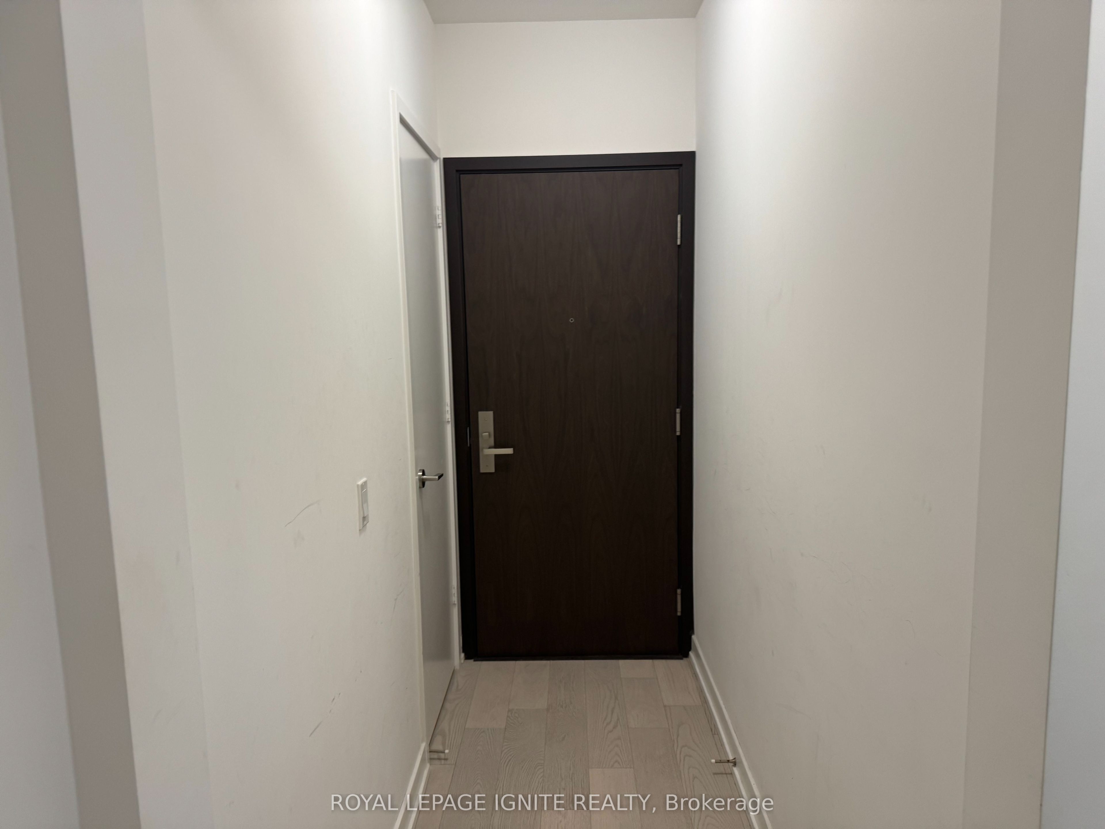 1 Yorkville Avenue 2402, Toronto, ON M4W 0B1 photo 4