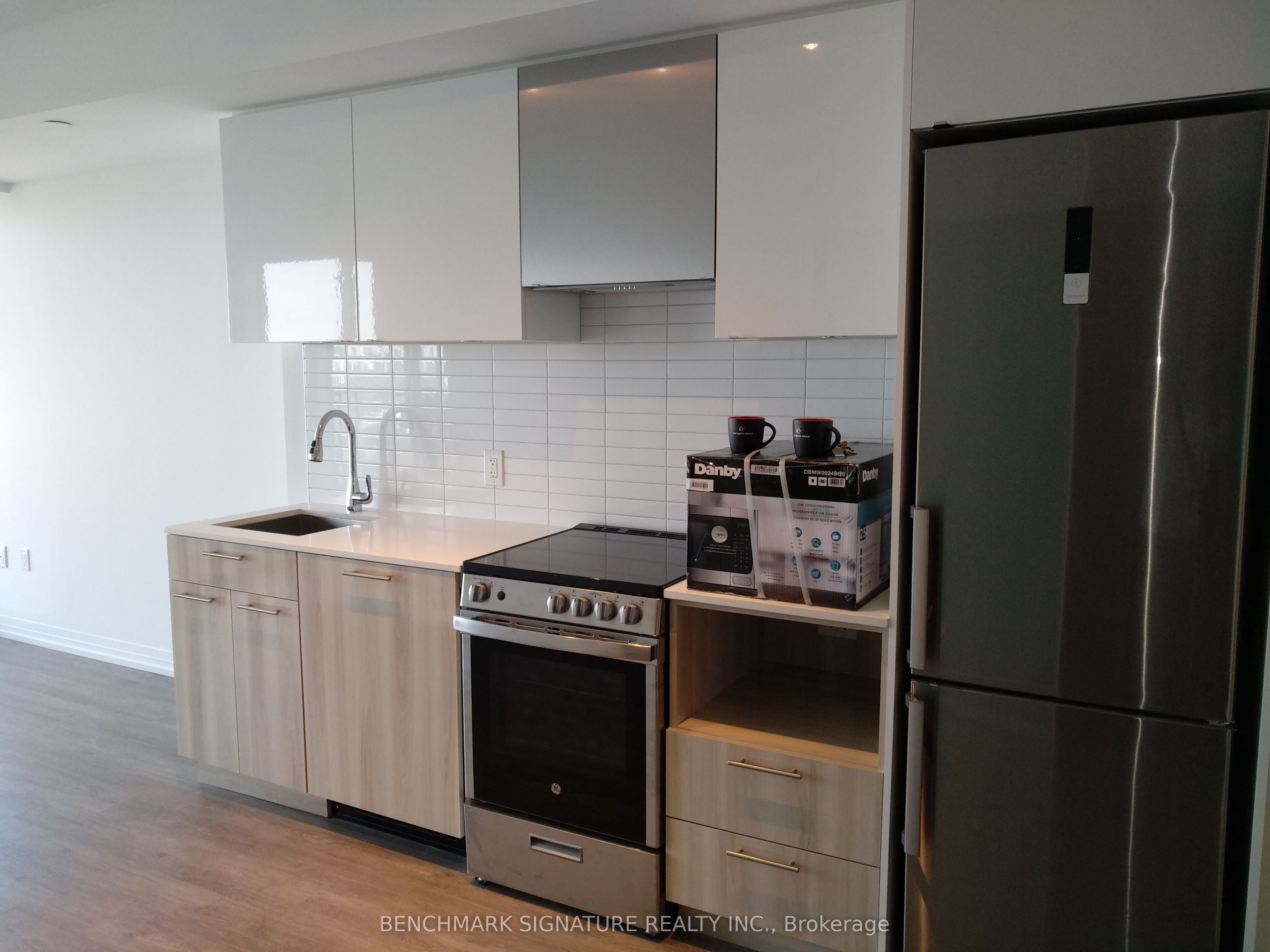251 Jarvis Street 3214, Toronto, ON M5B 0C3 photo 3