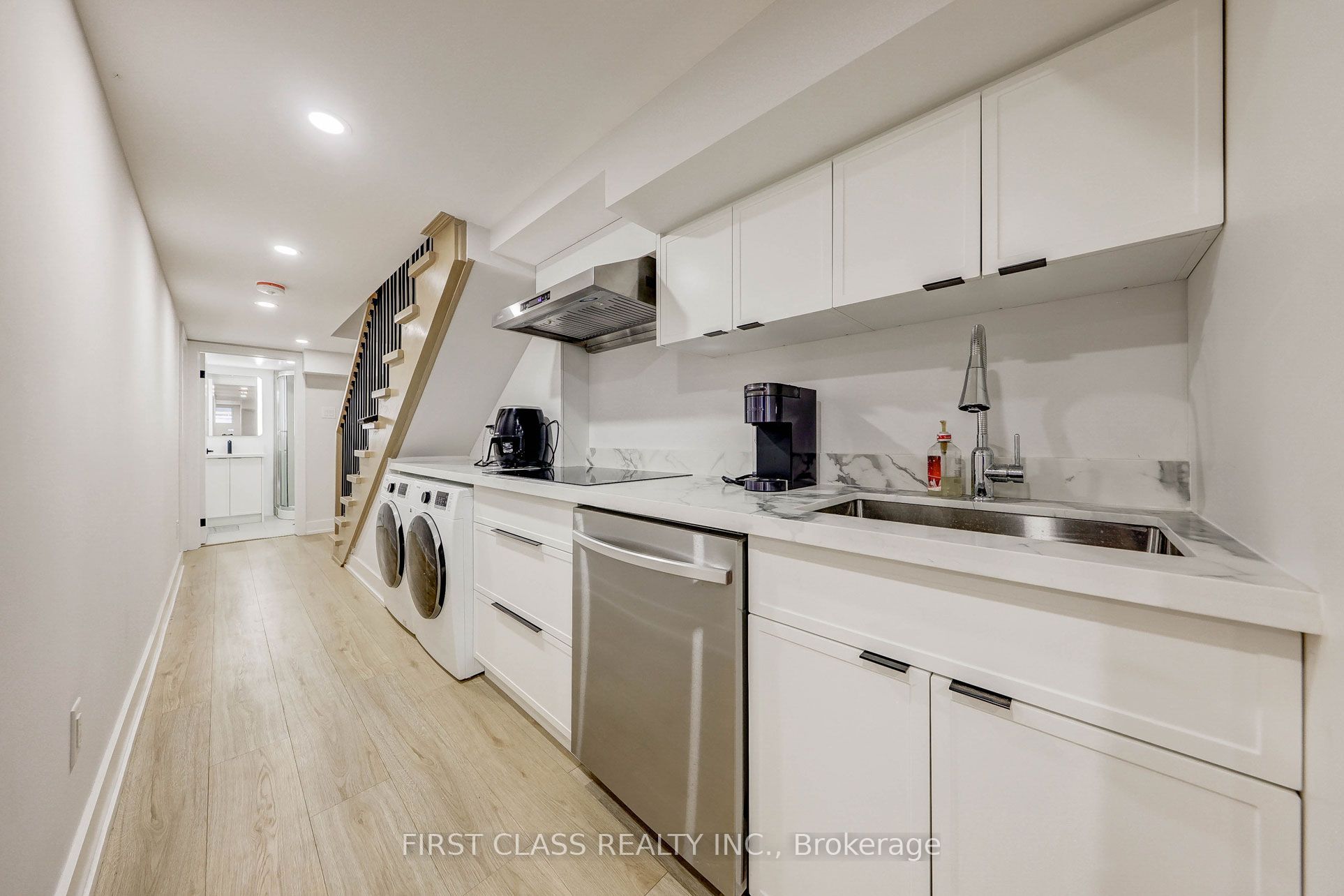 431 Roxton Road Basement, Toronto, ON M6G 3R5 photo 2