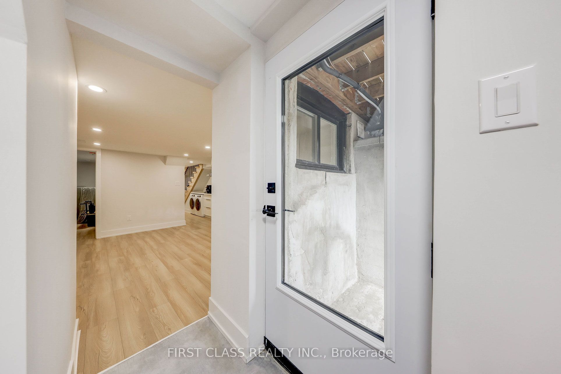 431 Roxton Road Basement, Toronto, ON M6G 3R5 photo 4