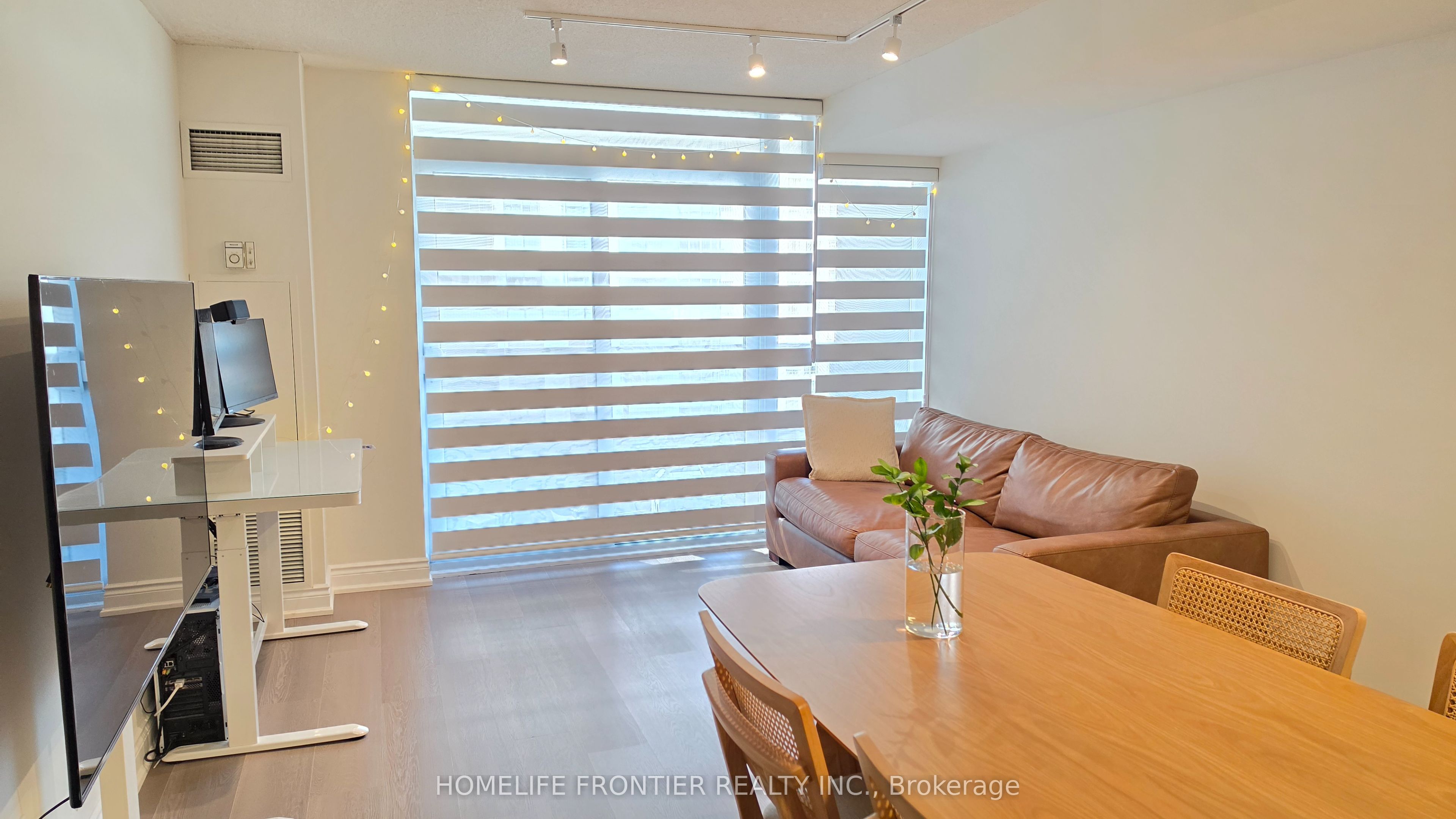 15 Northtown Way 1116, Toronto, ON M2N 7A2 photo 2