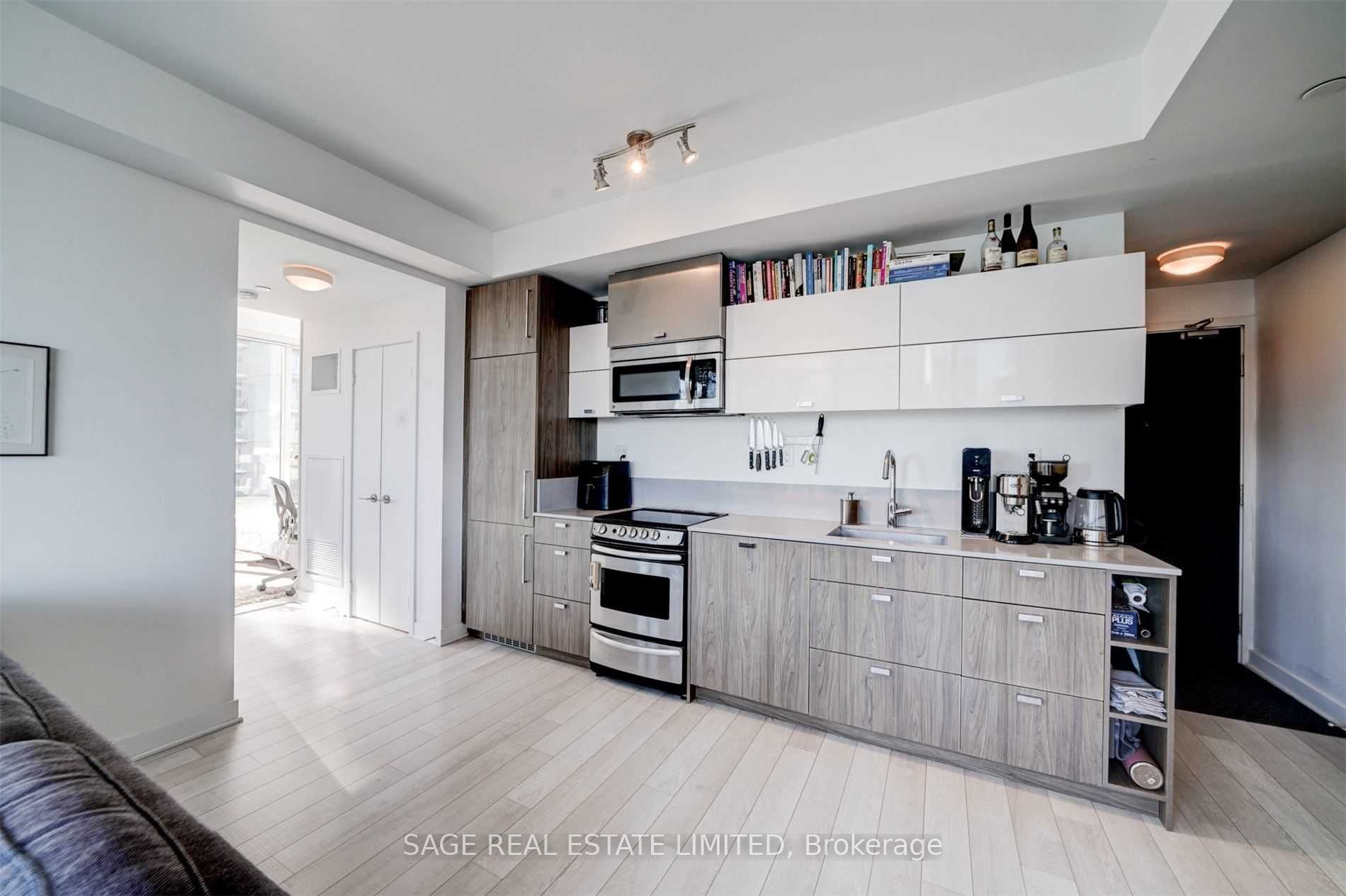 290 Adelaide Street W 3310, Toronto, ON M5V 0P3 photo 5