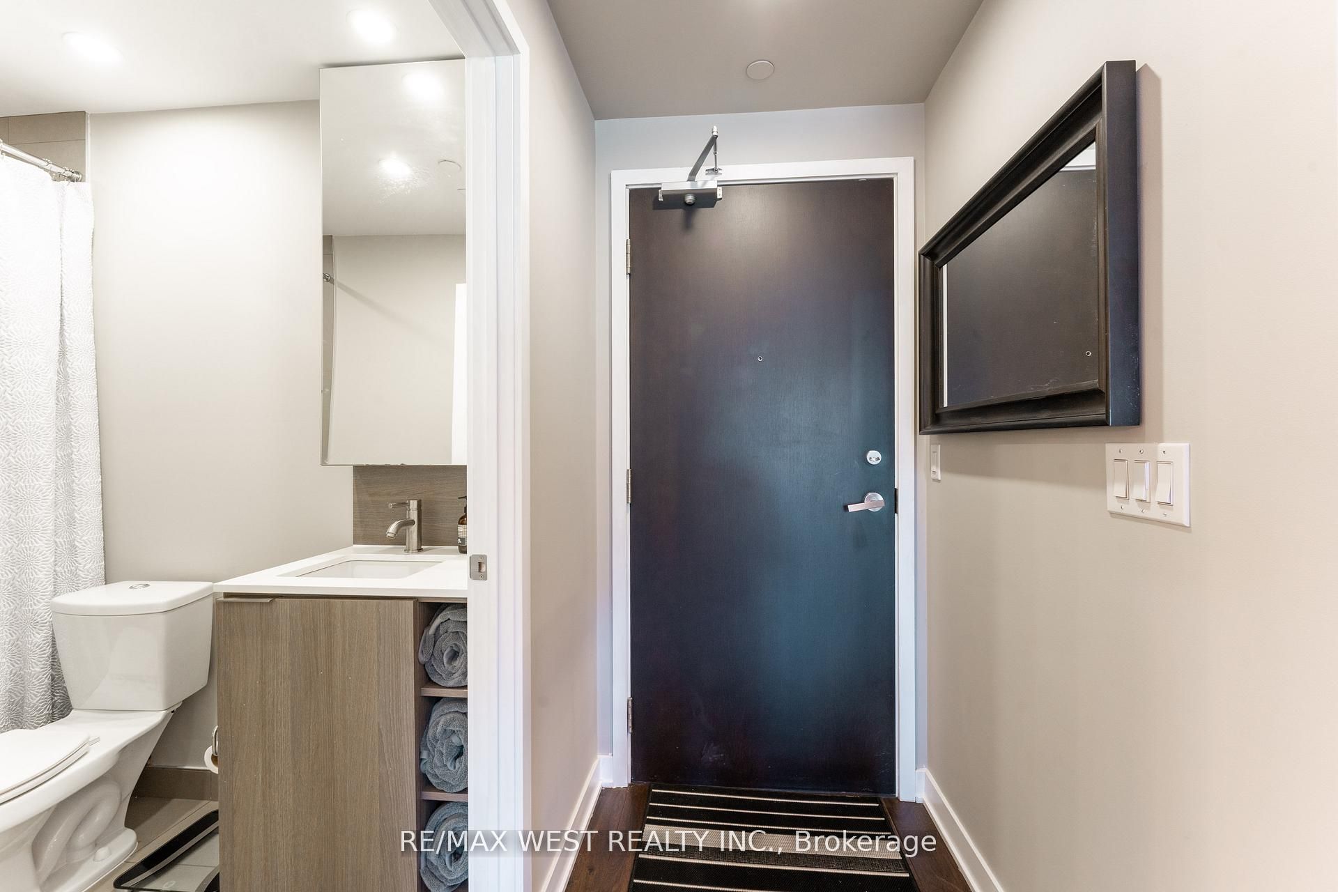 170 Sumach Street 507, Toronto, ON M5A 0C3 photo 5