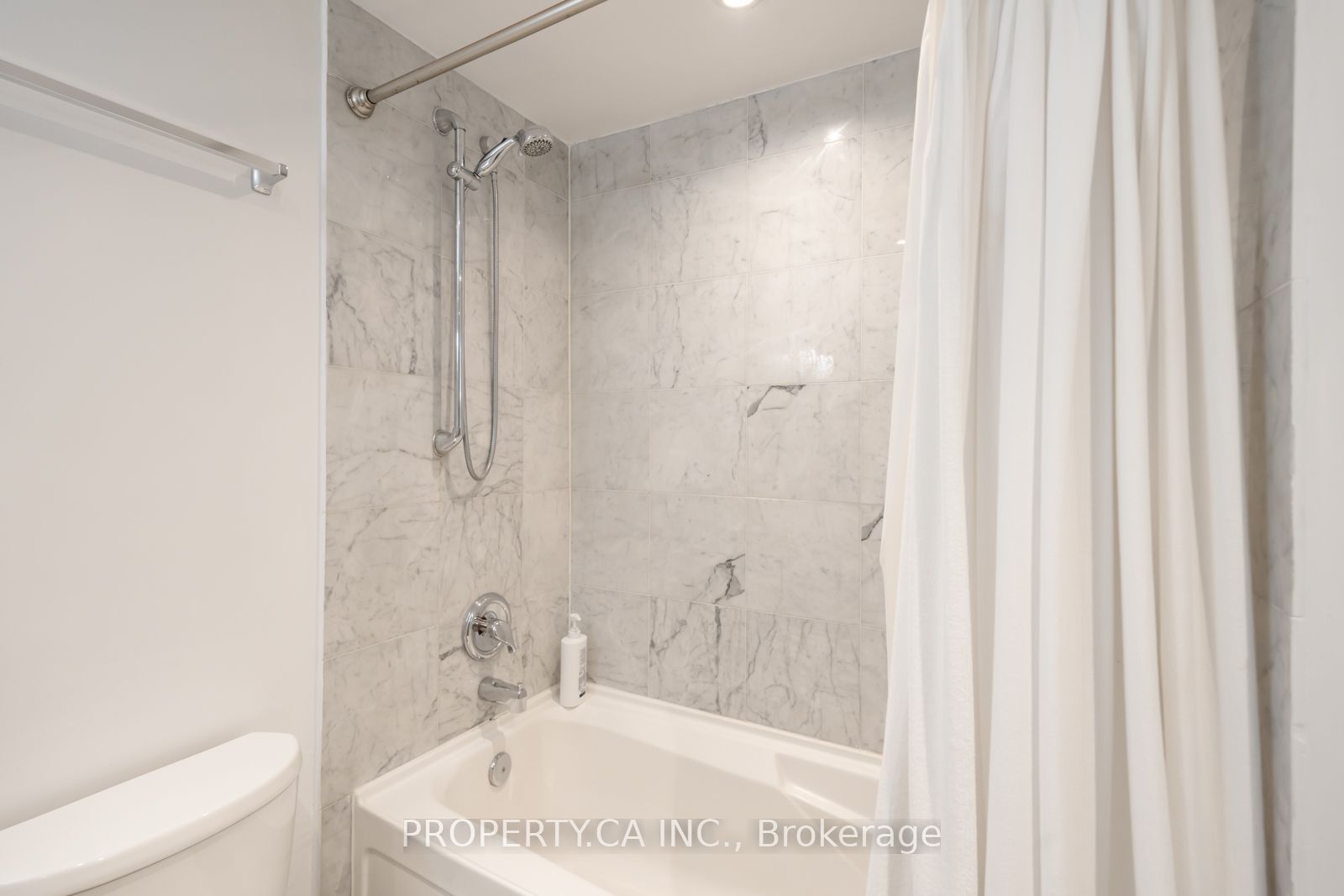 350 Wellington Street W 401, Toronto, ON M5V 3W9 photo 4