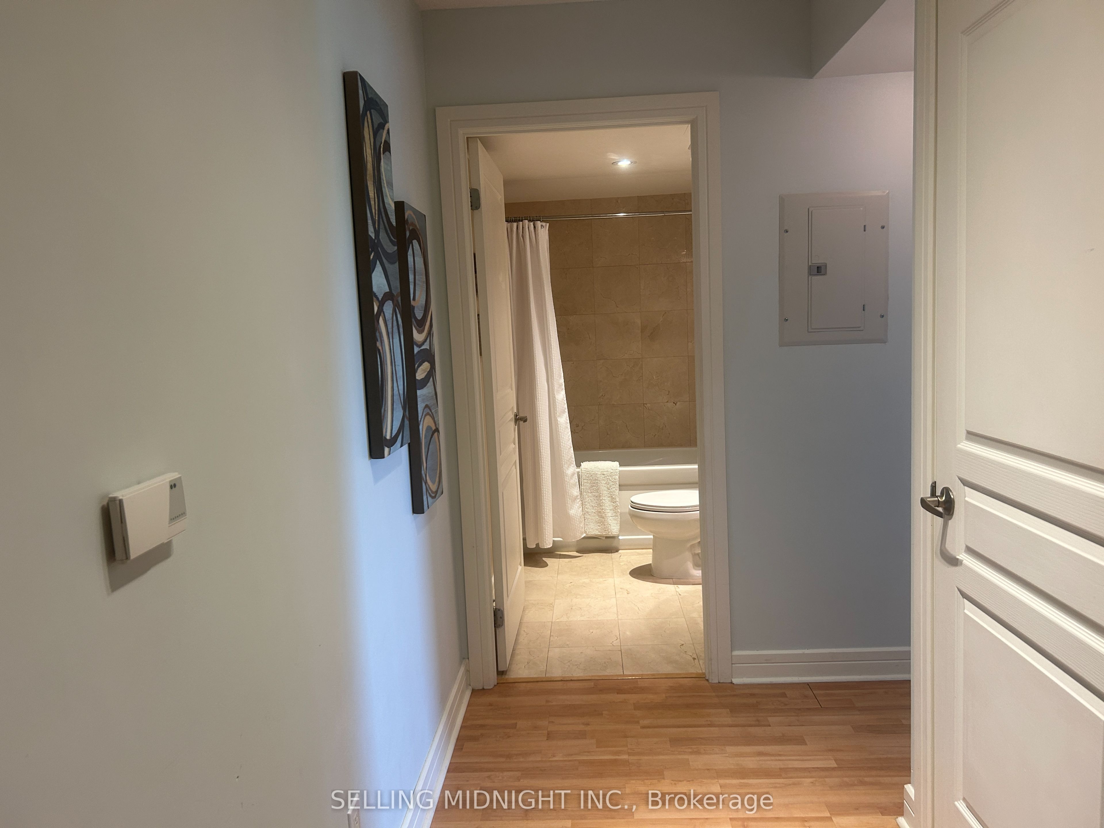 19 Avondale Avenue 401, Toronto, ON M2N 2T6 photo 4