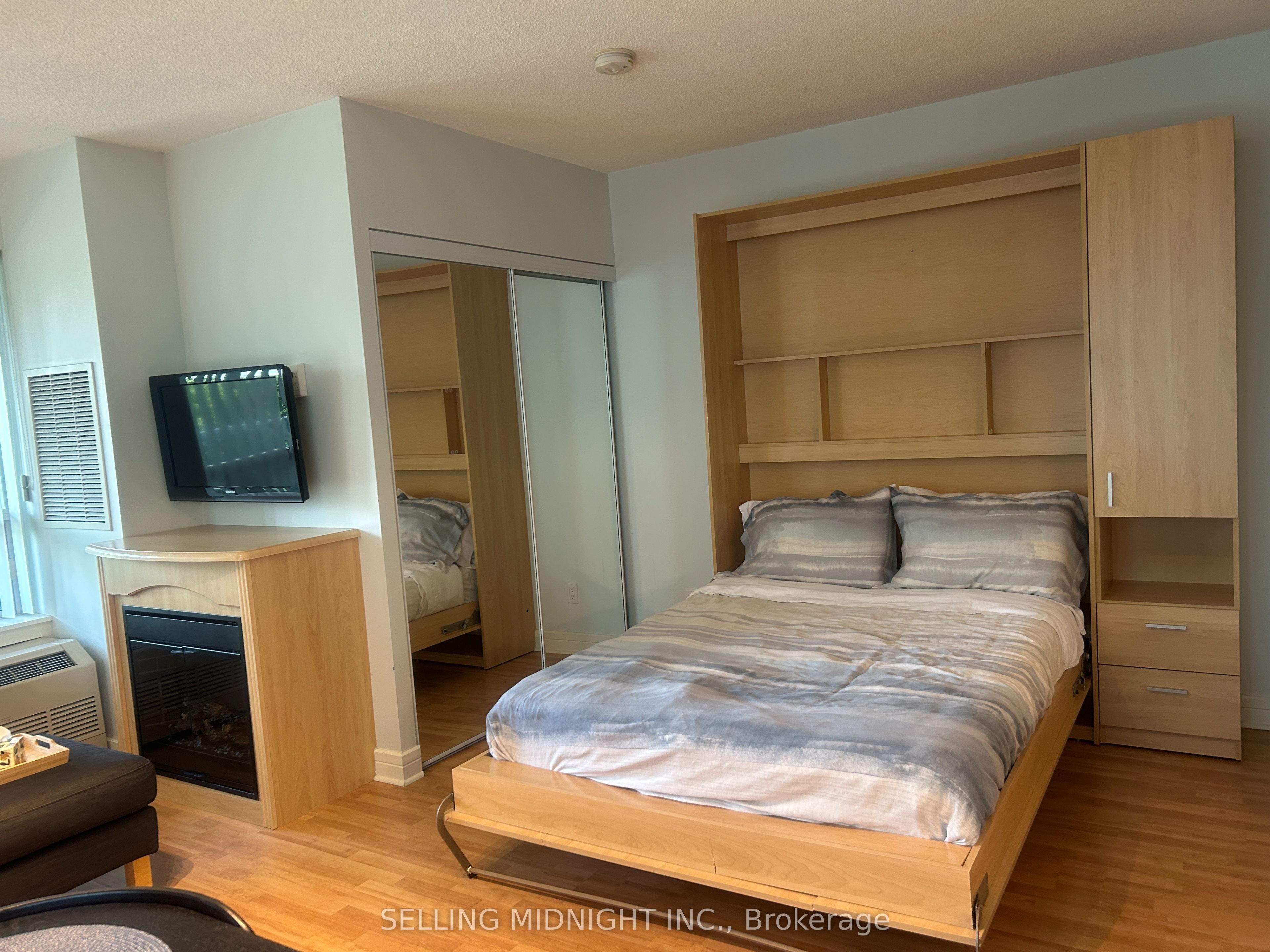 19 Avondale Avenue 401, Toronto, ON M2N 2T6 photo 5