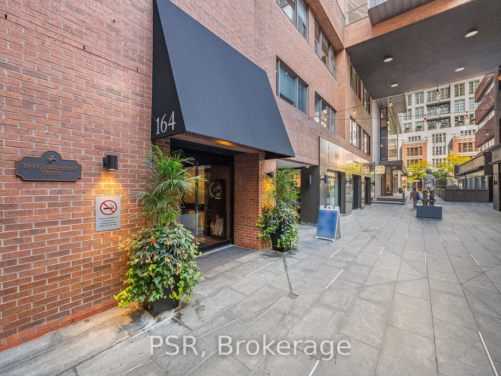 164 Cumberland Street 602, Toronto, ON M5R 1A8