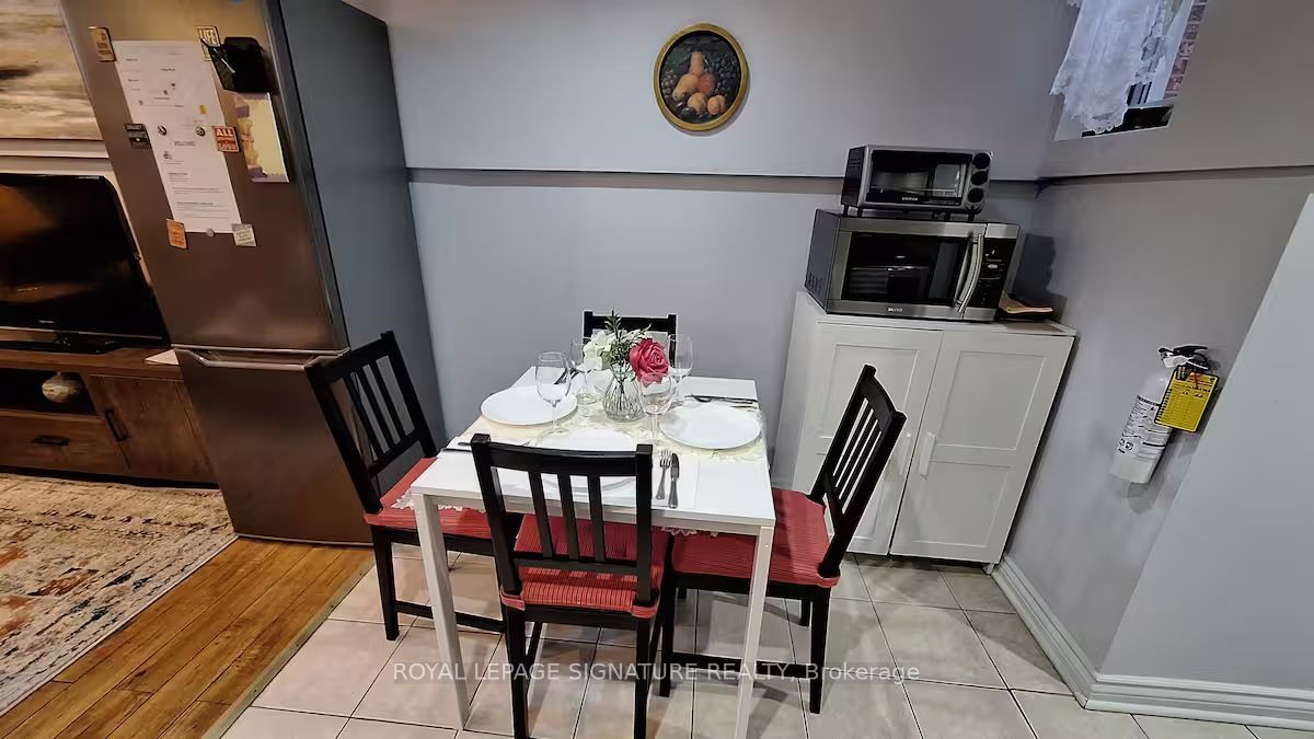 6 Blairville Street, Toronto, ON M3H 5Y5 photo 4