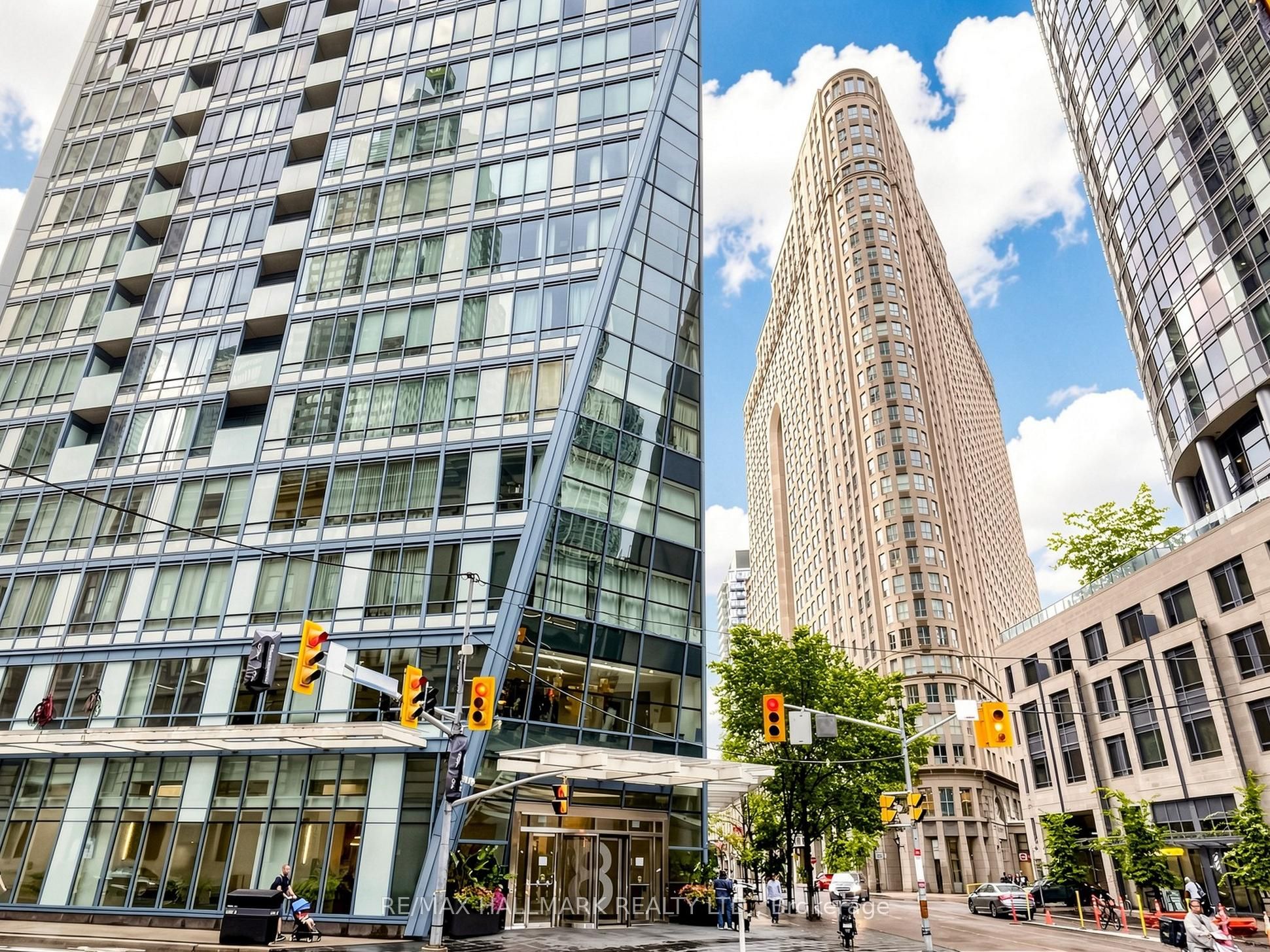 8 The Esplanade Avenue 2711, Toronto, ON M5E 0A6 photo 3