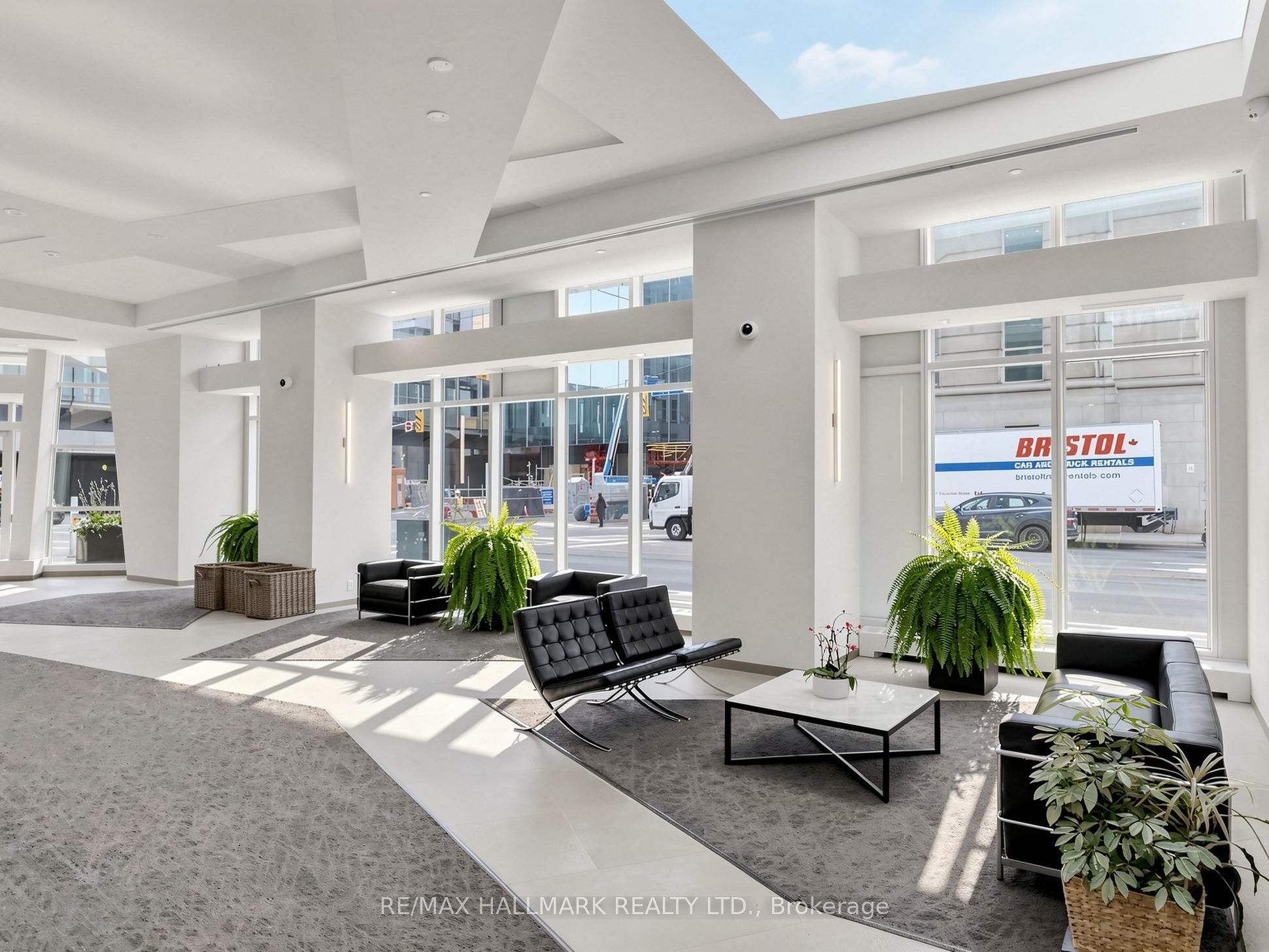 8 The Esplanade Avenue 2711, Toronto, ON M5E 0A6 photo 4