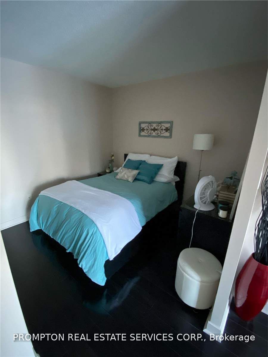 11 Brunel Court 1605, Toronto, ON M5V 3Y3 photo 4