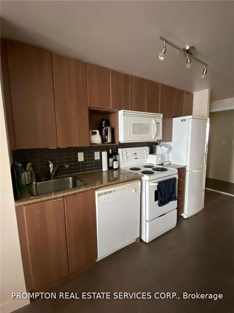 11 Brunel Court 1605, Toronto, ON M5V 3Y3 photo 5