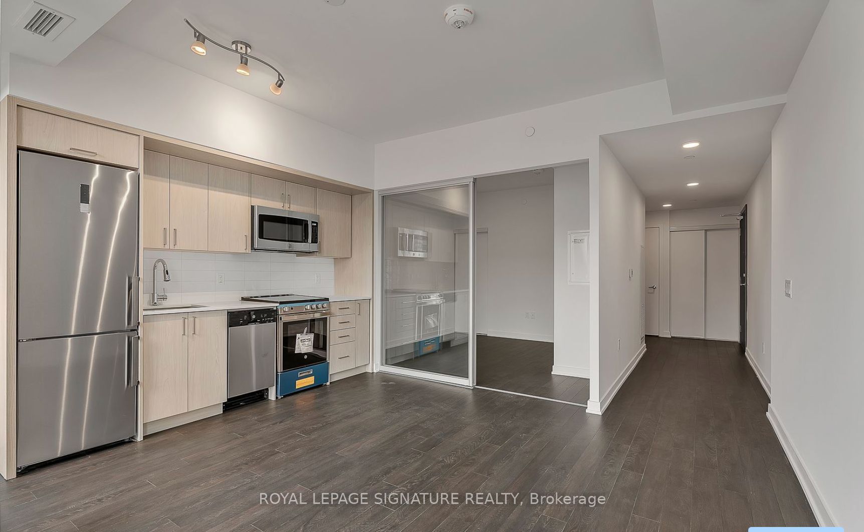 1 Cardiff Road E 608, Toronto, ON M4P 1N3 photo 3