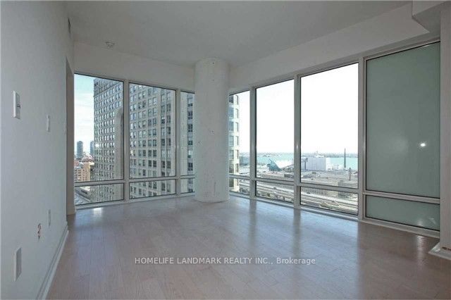 8 The Esplanade 1811, Toronto, ON M5E 0A6 photo 3
