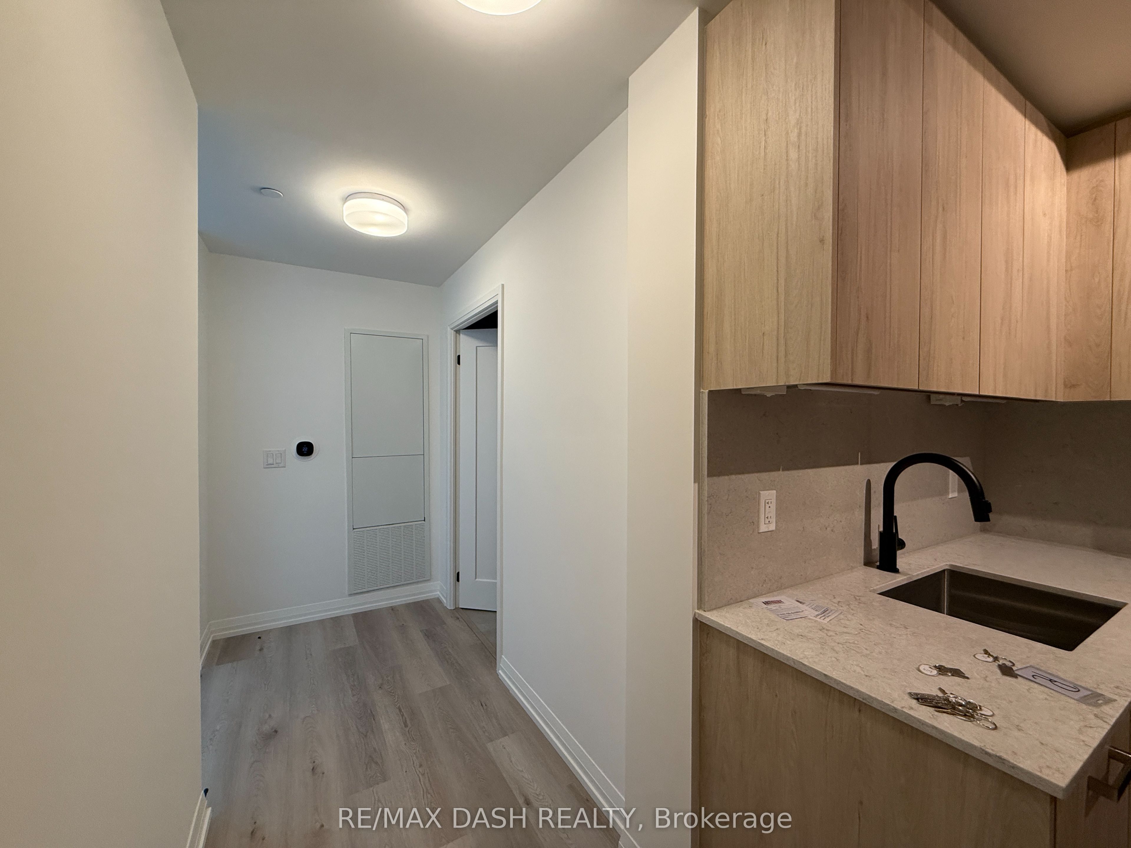 280 Dundas Street W 712, Toronto, ON M5T 0E3 photo 5