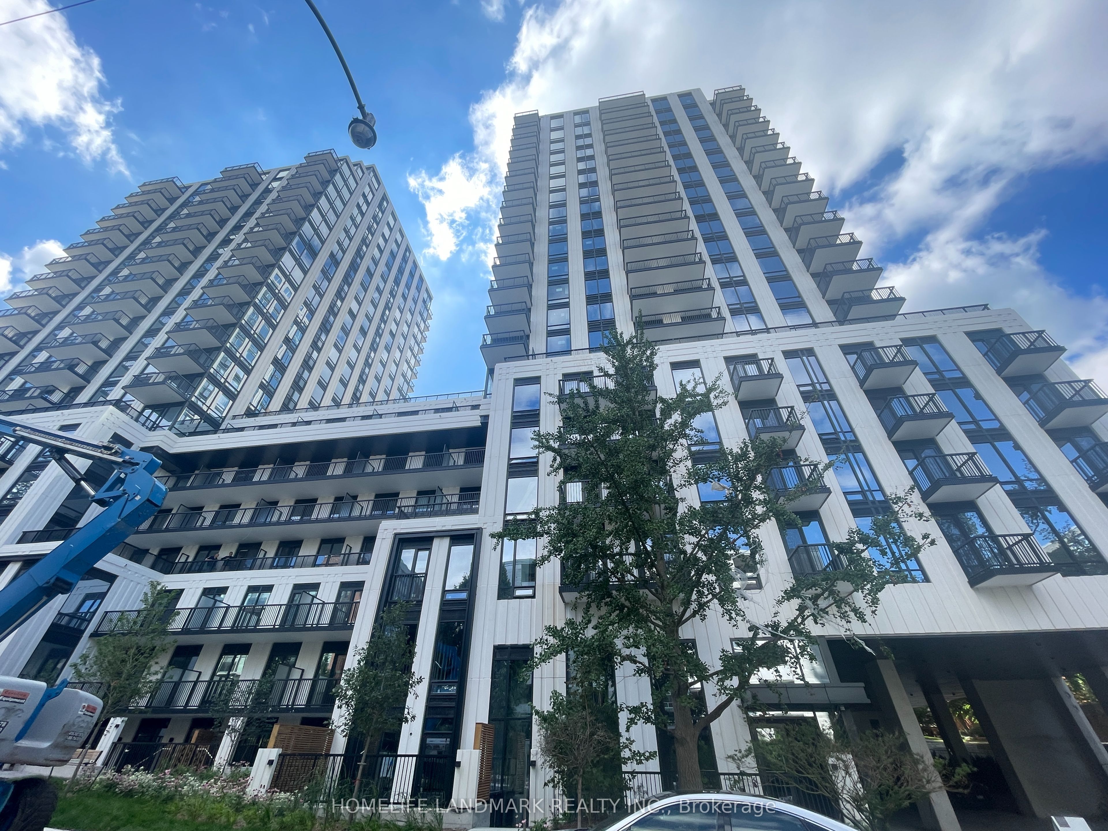 91 Montclair Avenue 1512, Toronto, ON M5P 0B1