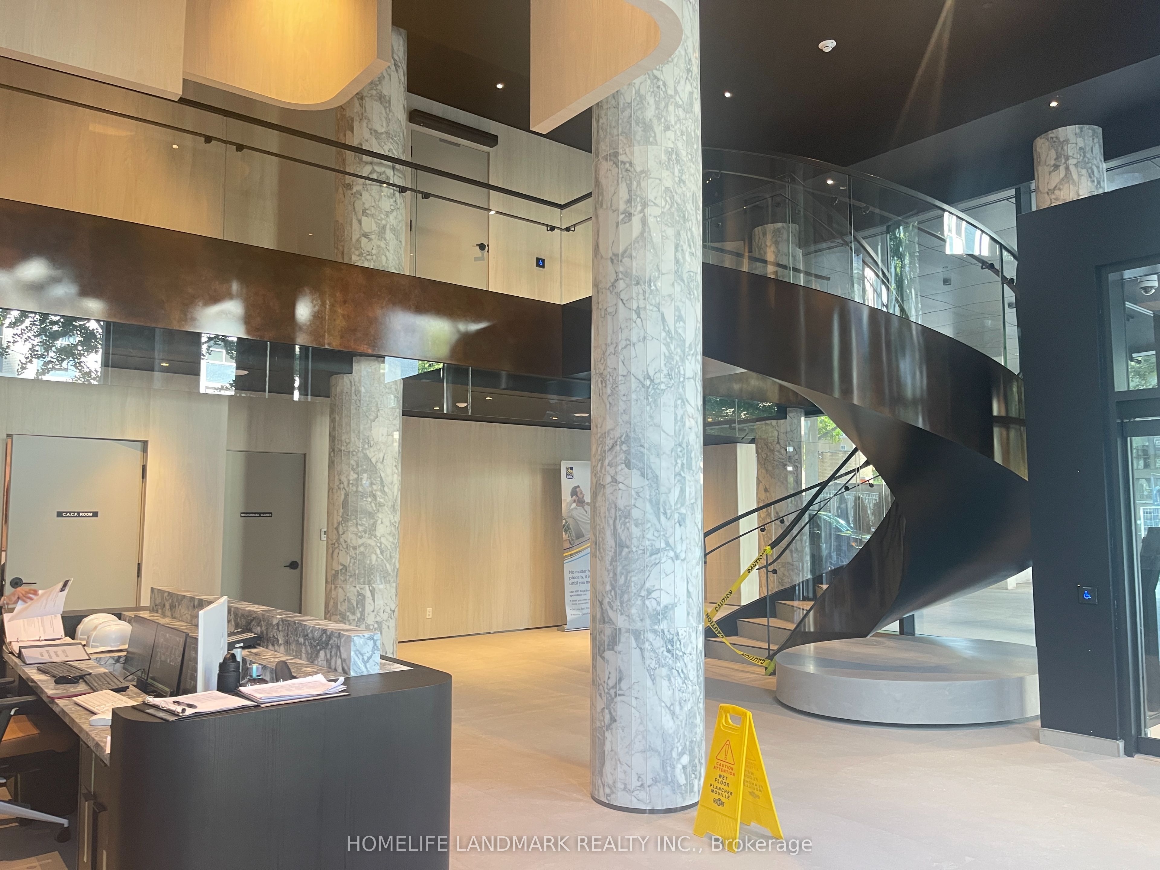 91 Montclair Avenue 1512, Toronto, ON M5P 0B1 photo 3