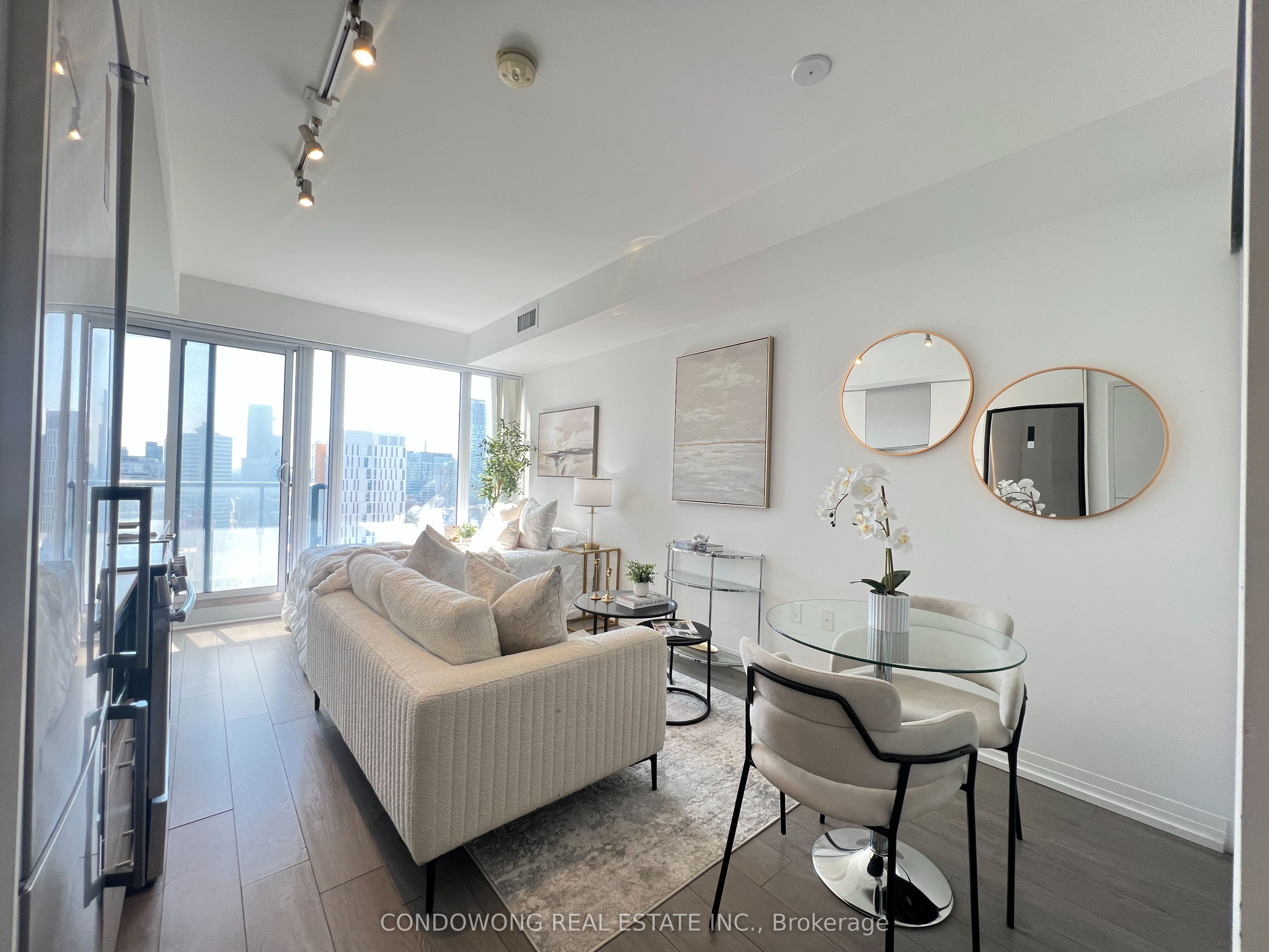 251 Jarvis Street 3007, Toronto, ON M5B 0C3 photo 3