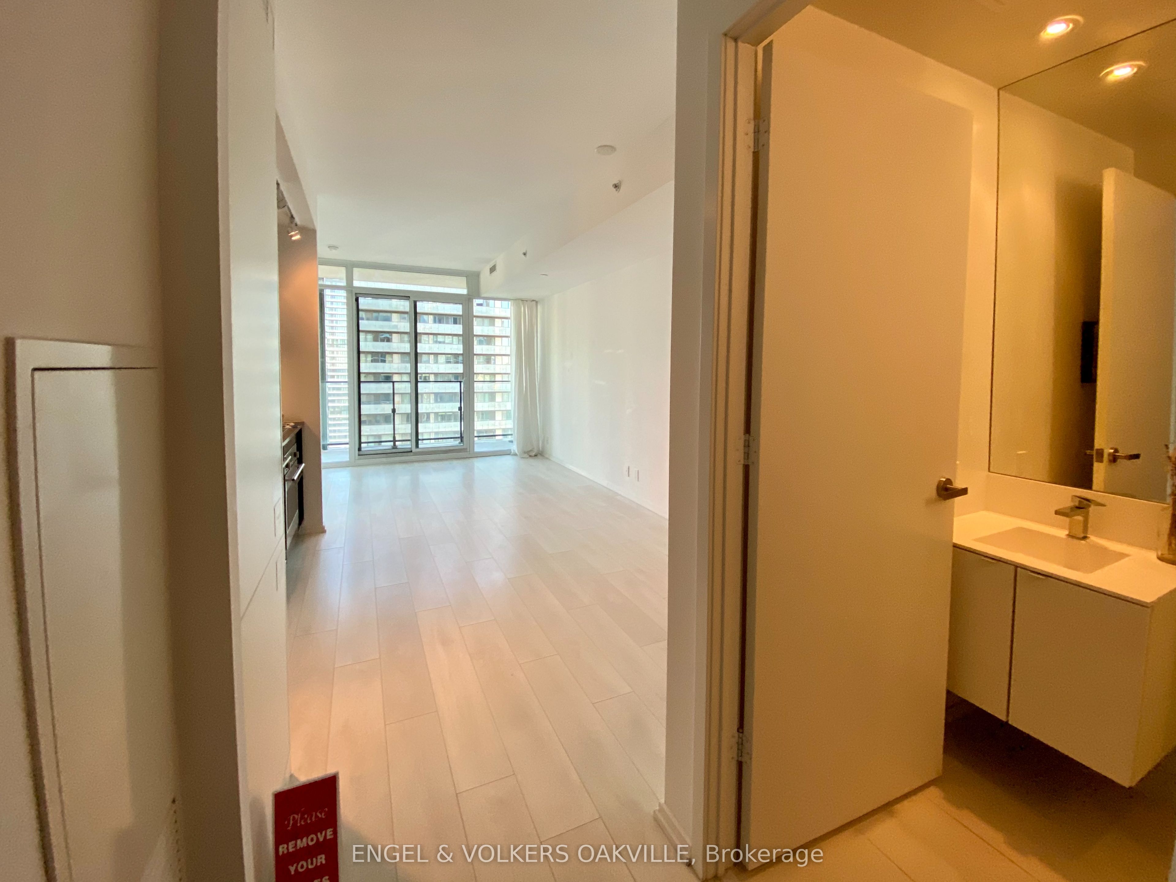 125 Peter Street 3310, Toronto, ON M5V 0M2 photo 4