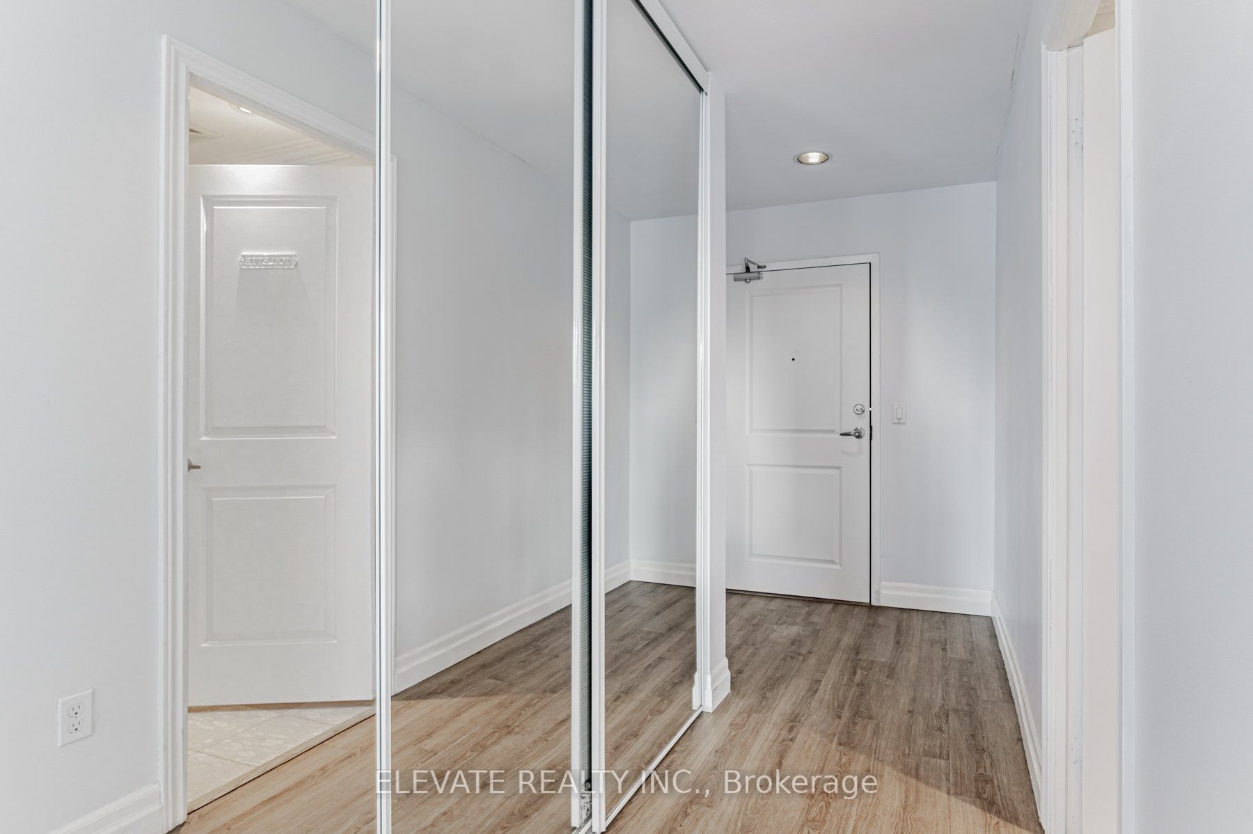 15 Stafford Street LPH5, Toronto, ON M5V 3X6 photo 2