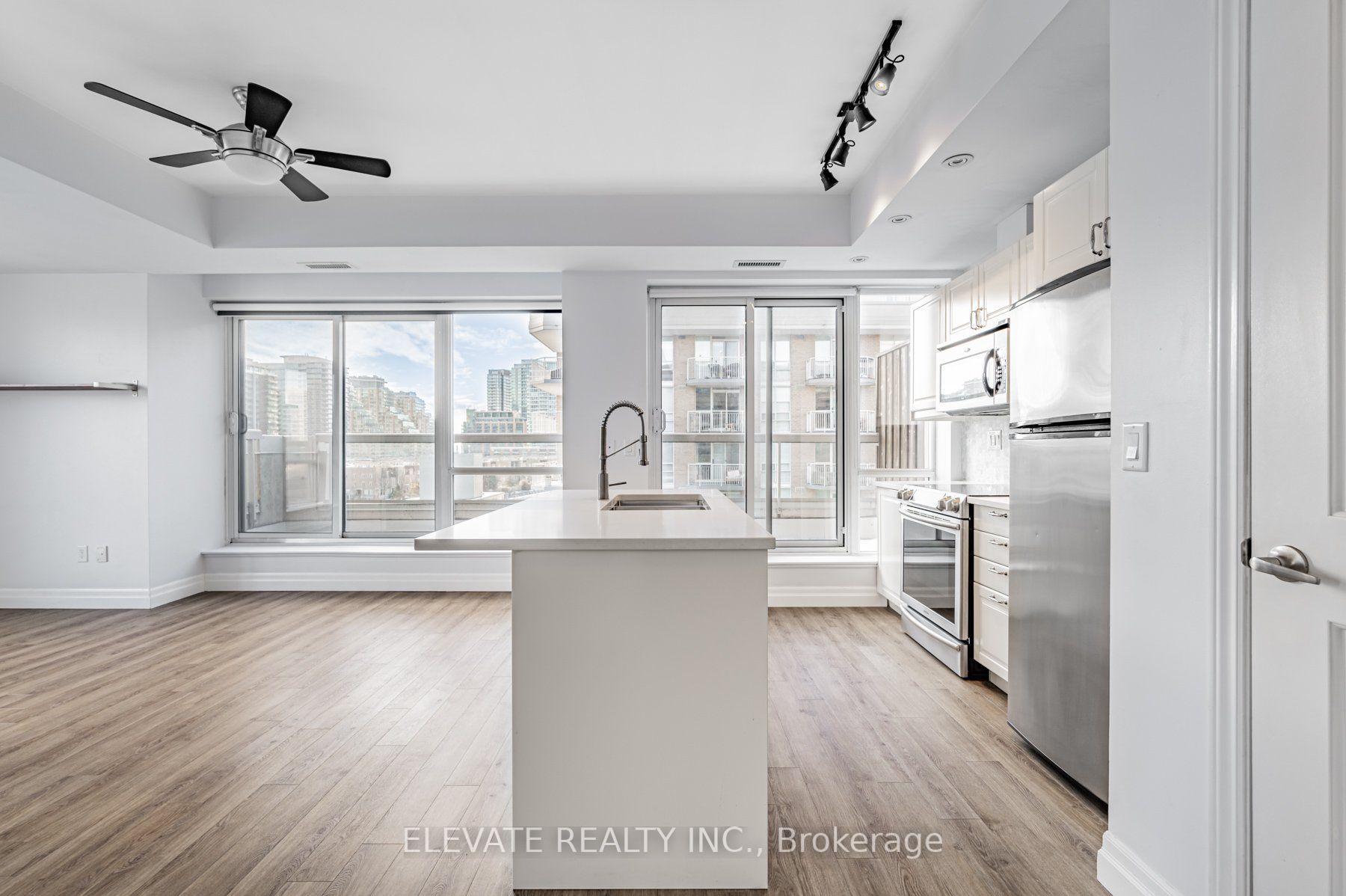 15 Stafford Street LPH5, Toronto, ON M5V 3X6 photo 5