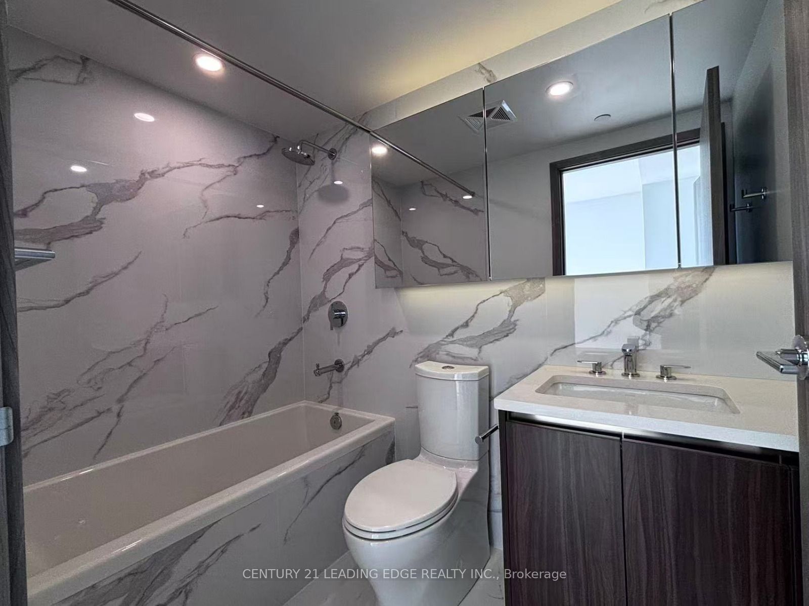 3 Concord Cityplace Way 2203, Toronto, ON M5V 0X3 photo 4