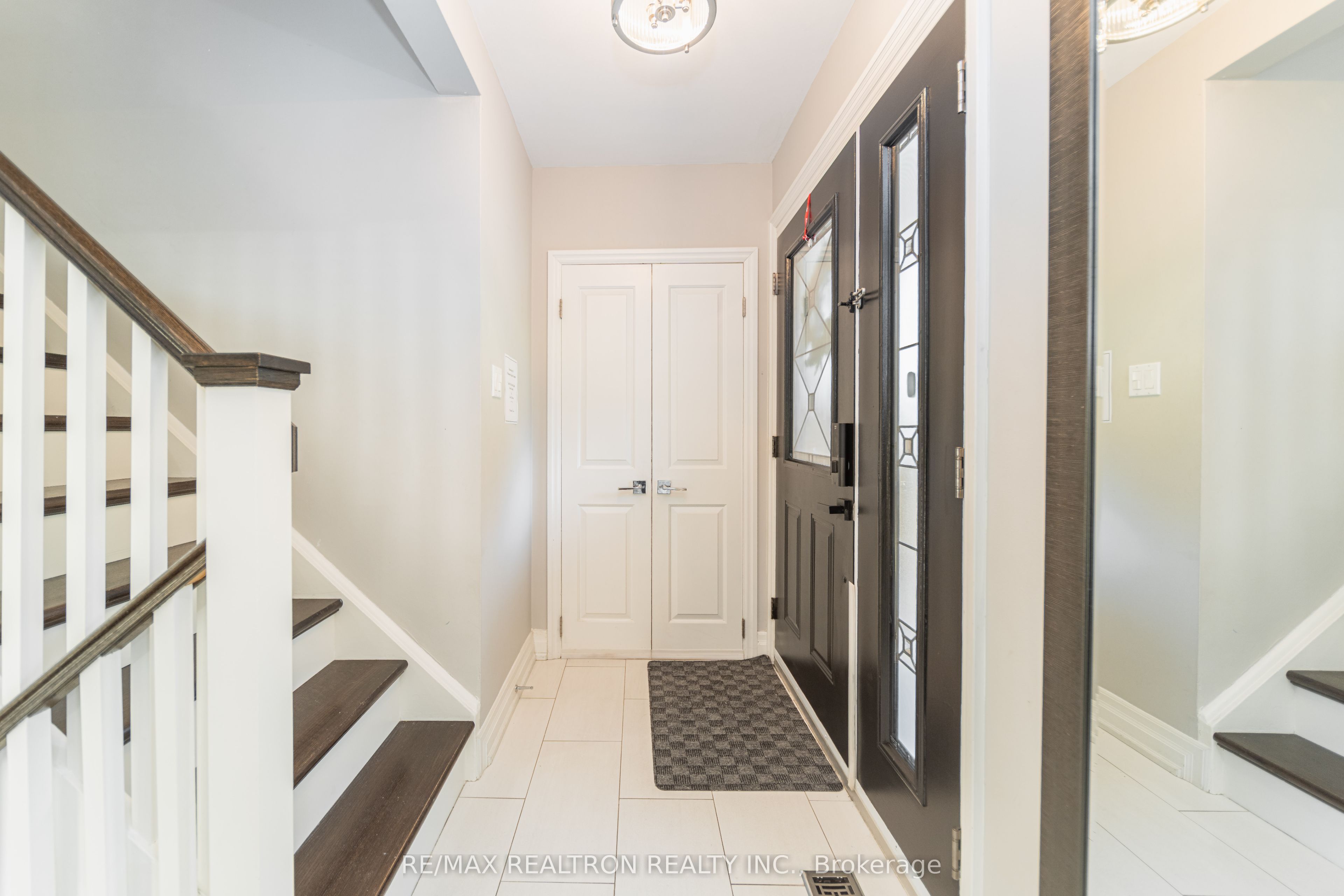 2 Lynedock Crescent, Toronto, ON M3A 2A8 photo 5