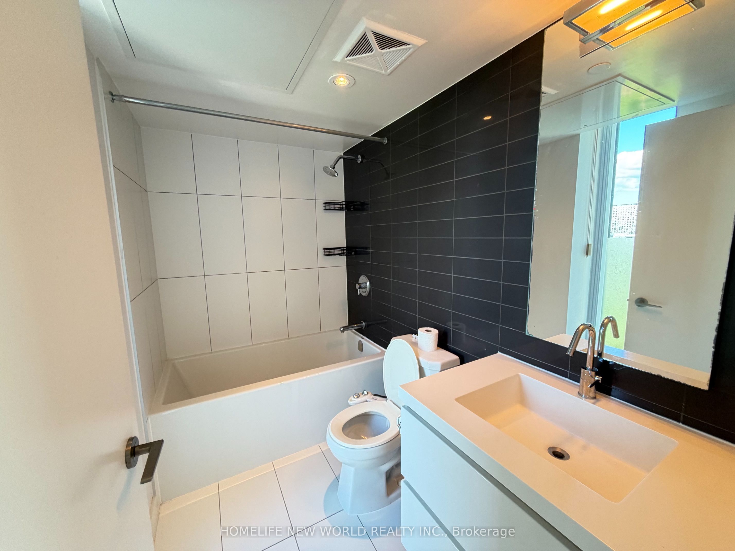 85 Queens Wharf Road 721, Toronto, ON M5V 0J8 photo 5