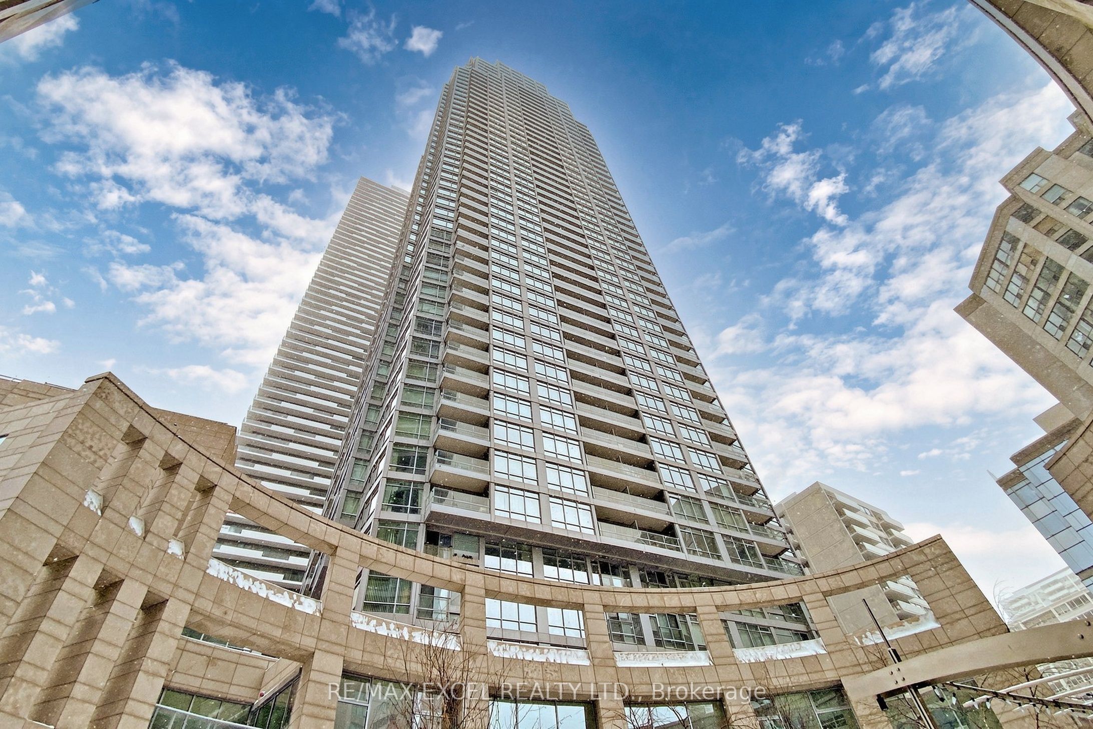 2191 Yonge Street 3111, Toronto, ON M4S 3H8 photo 4